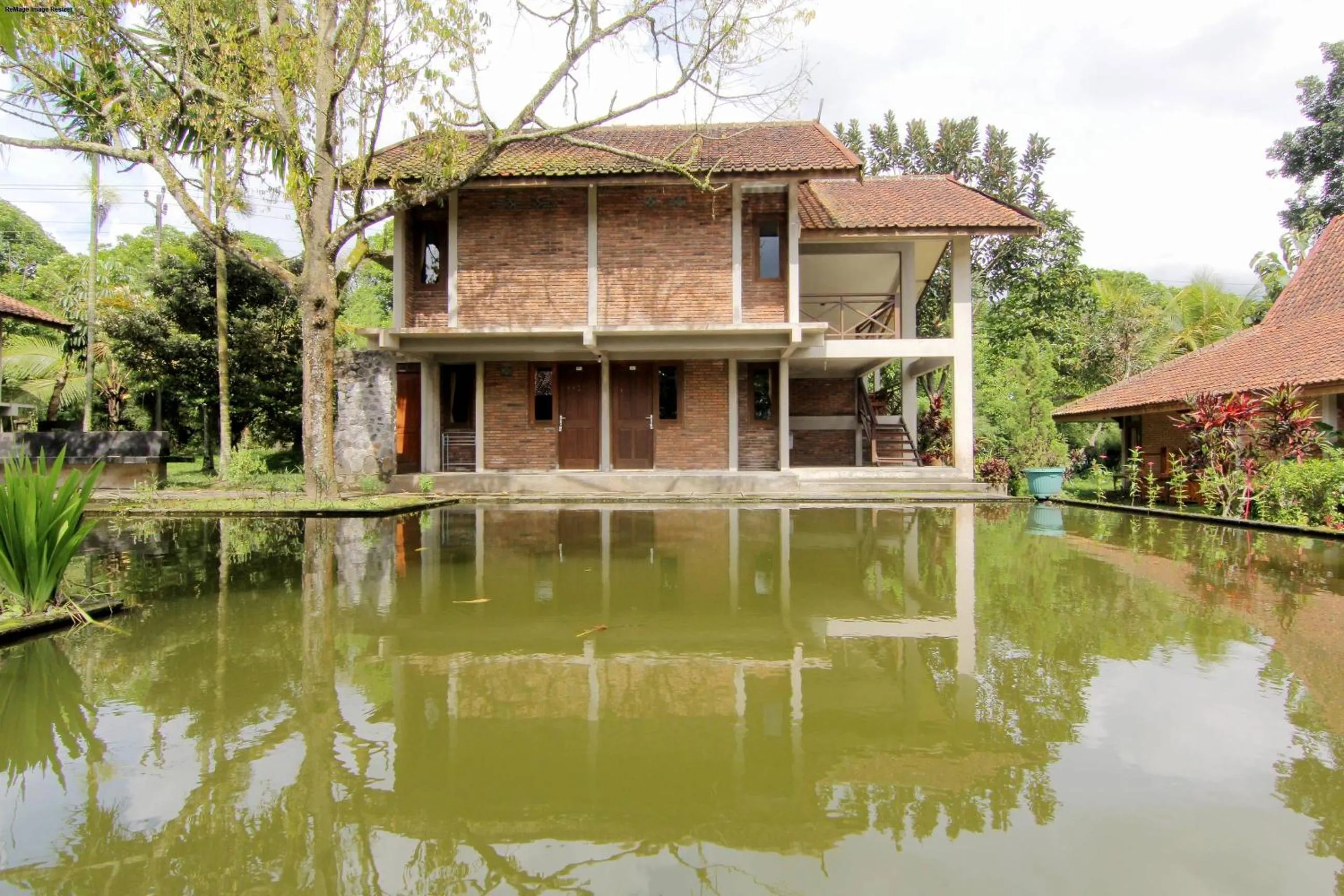 Property building in Disaster Oasis