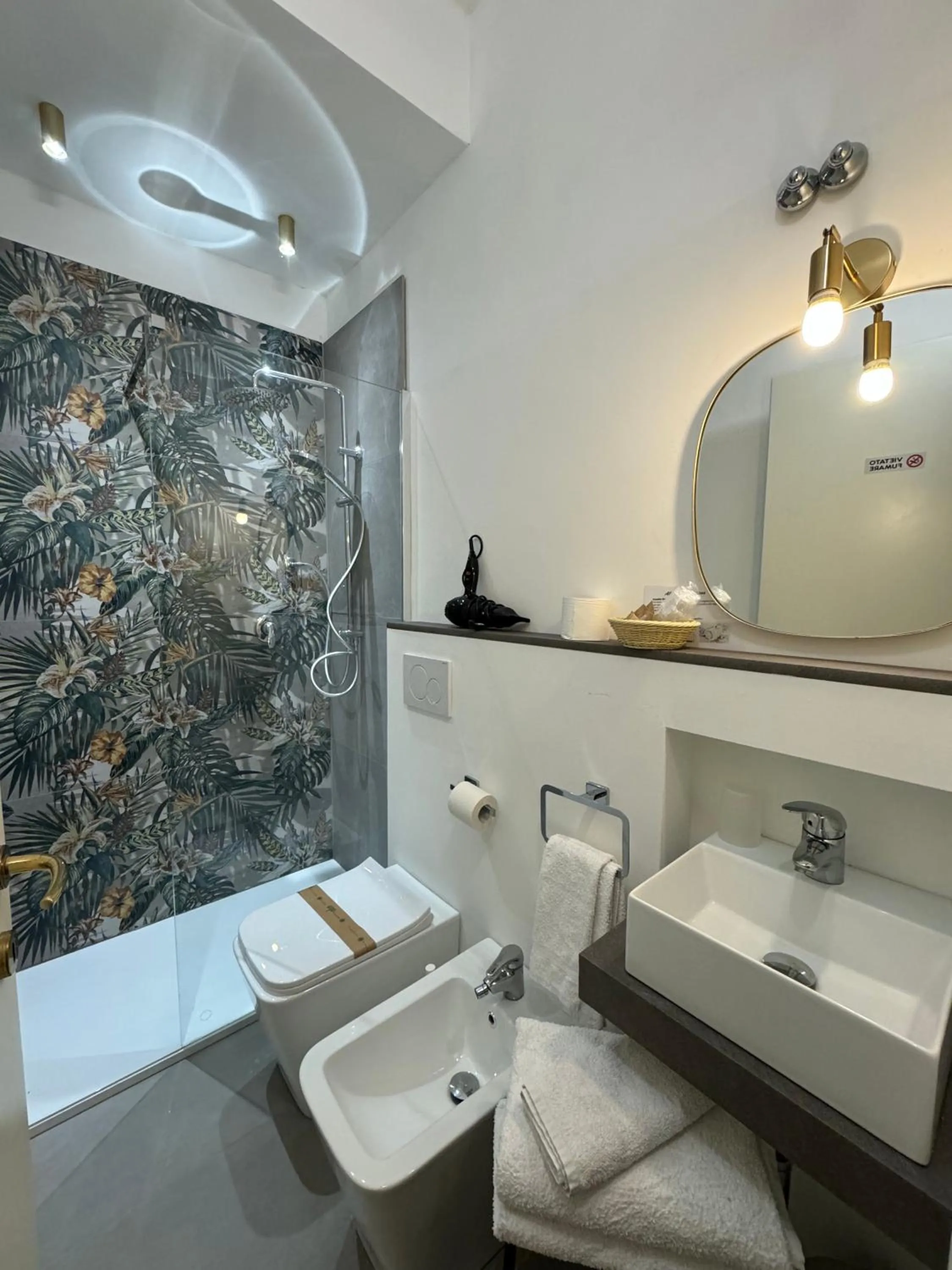 Shower in Villa Liliana