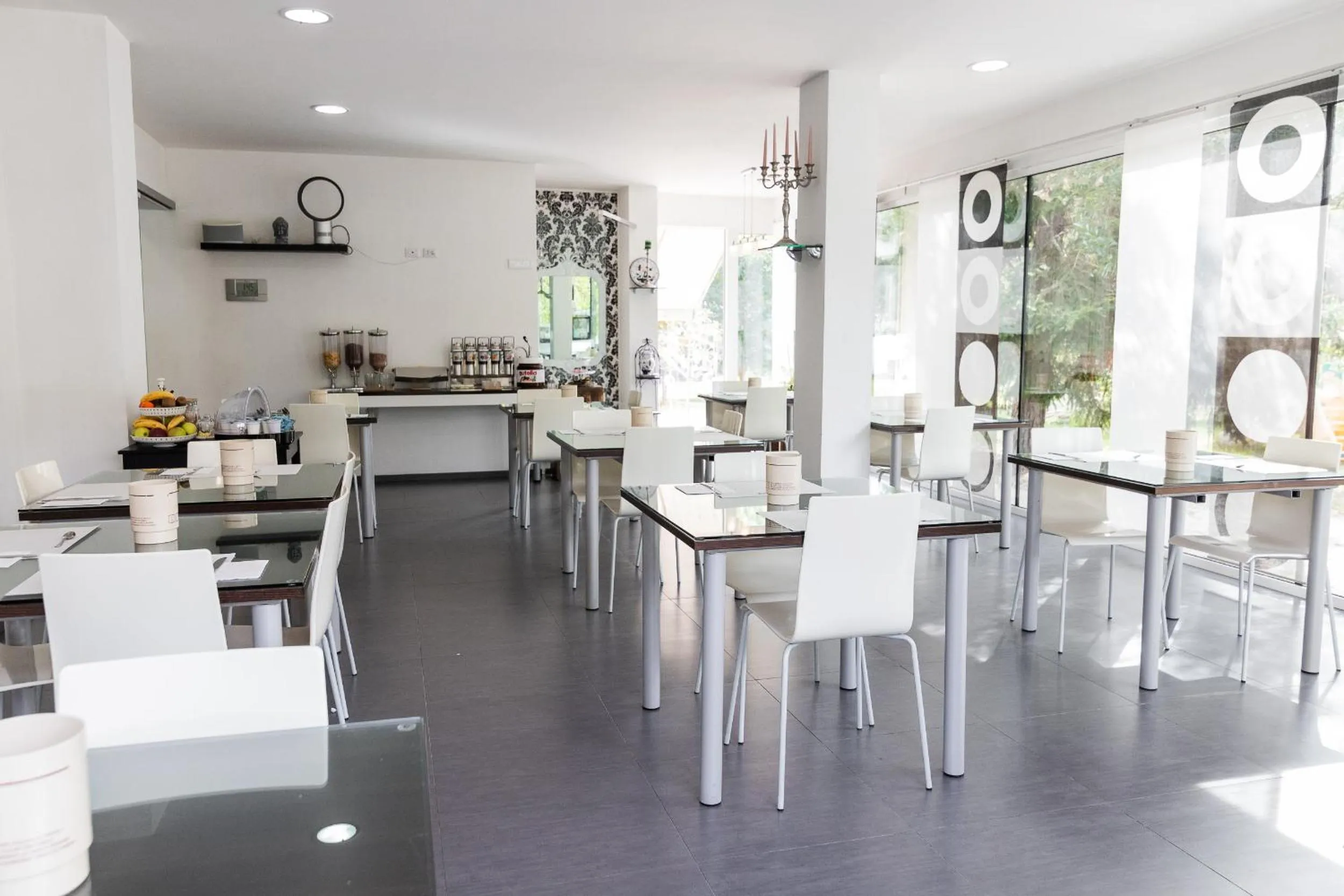 Restaurant/places to eat in Villa Liliana