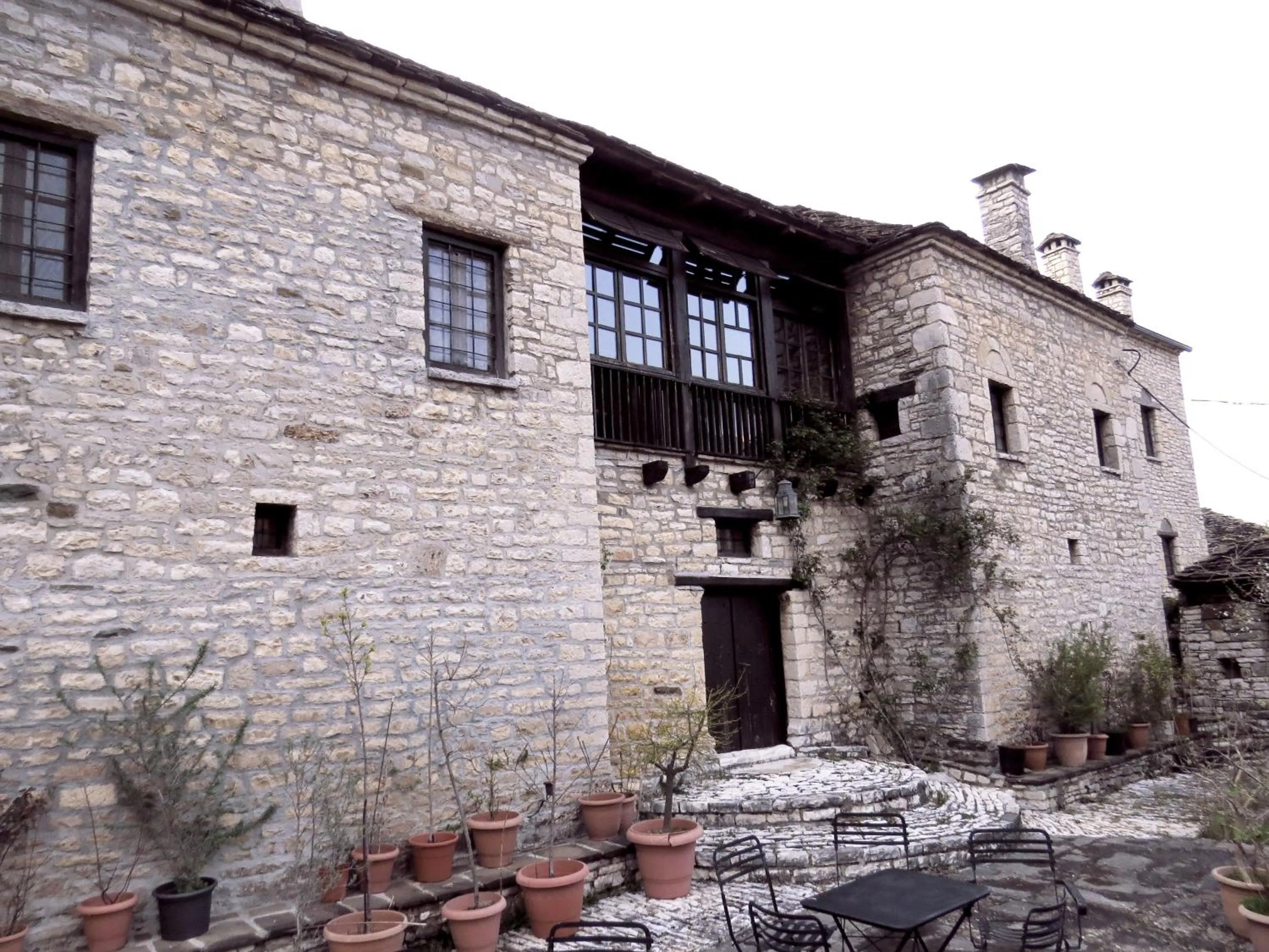 Property building in Arhontiko Aristis