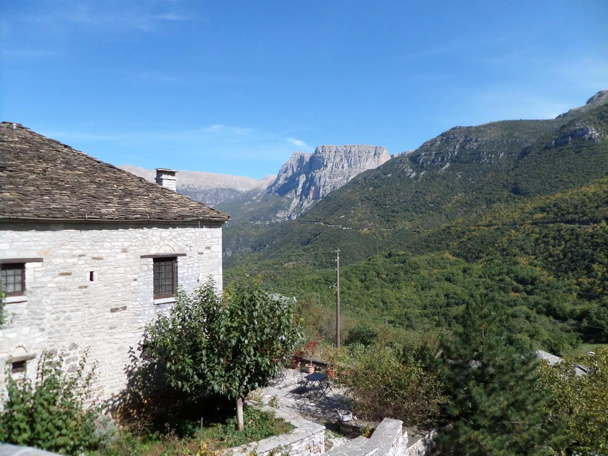 Property building in Arhontiko Aristis