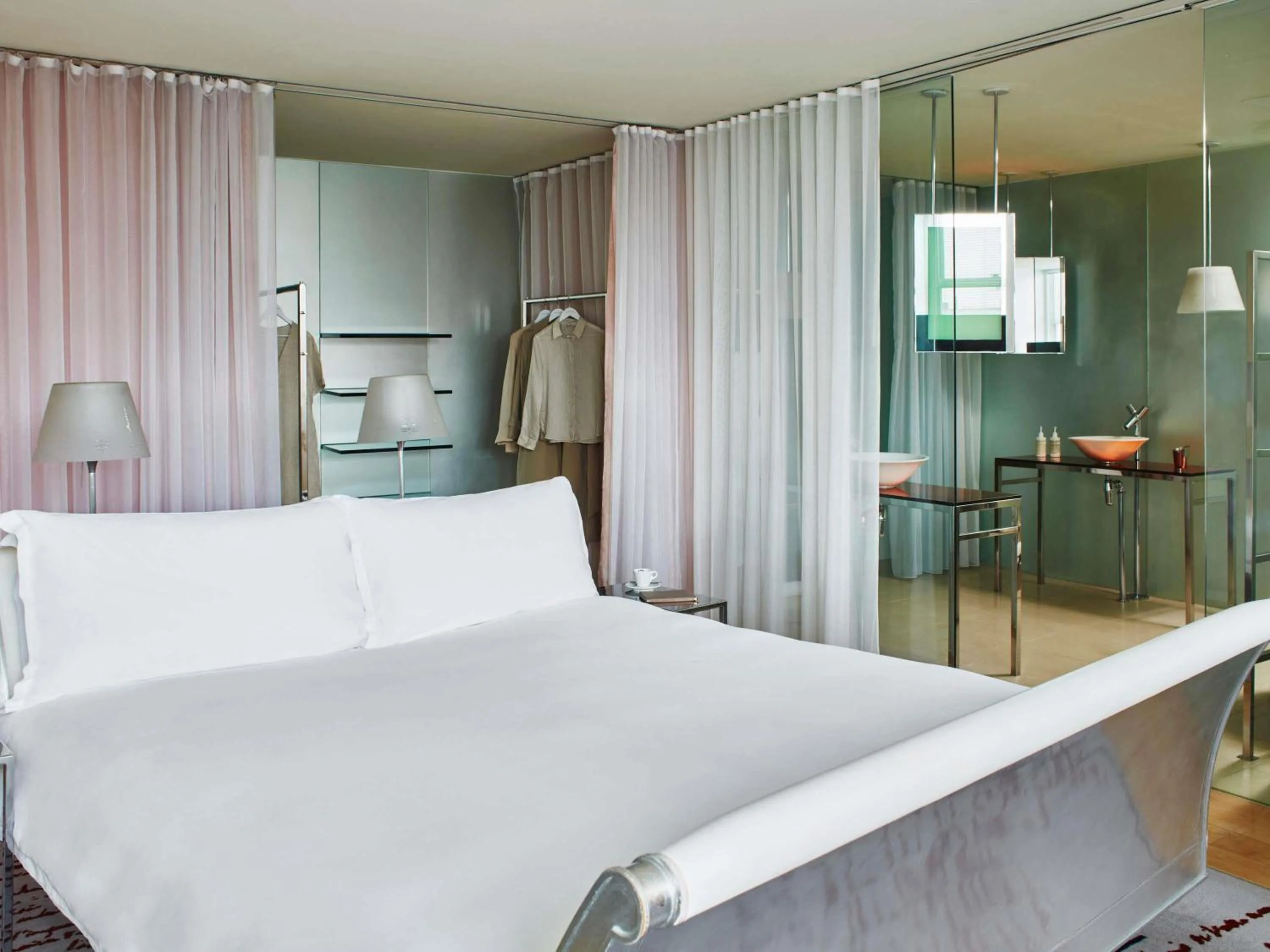 Bedroom, Bed in Sanderson London