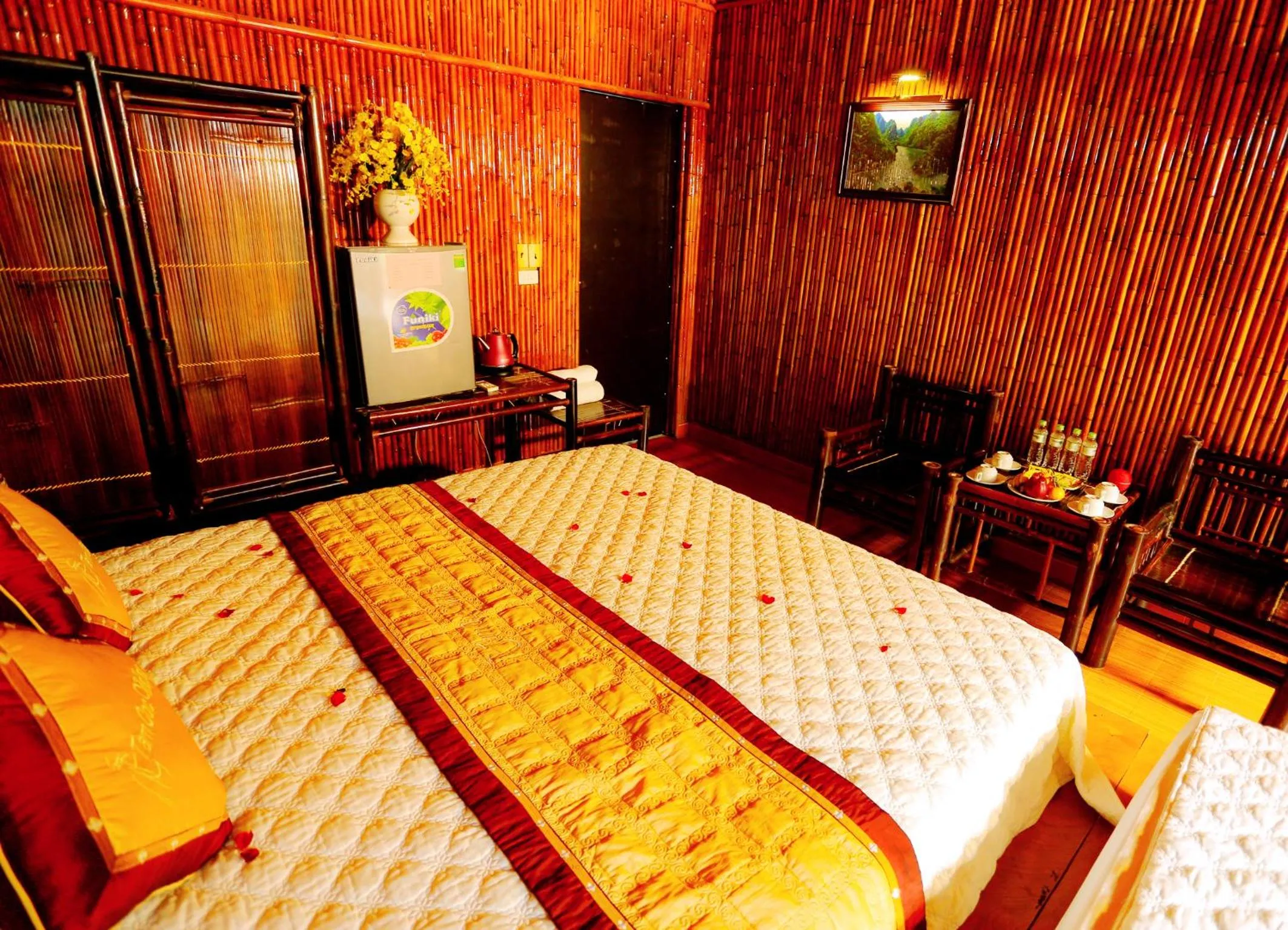 Photo of the whole room in Tam Coc Valley Bung