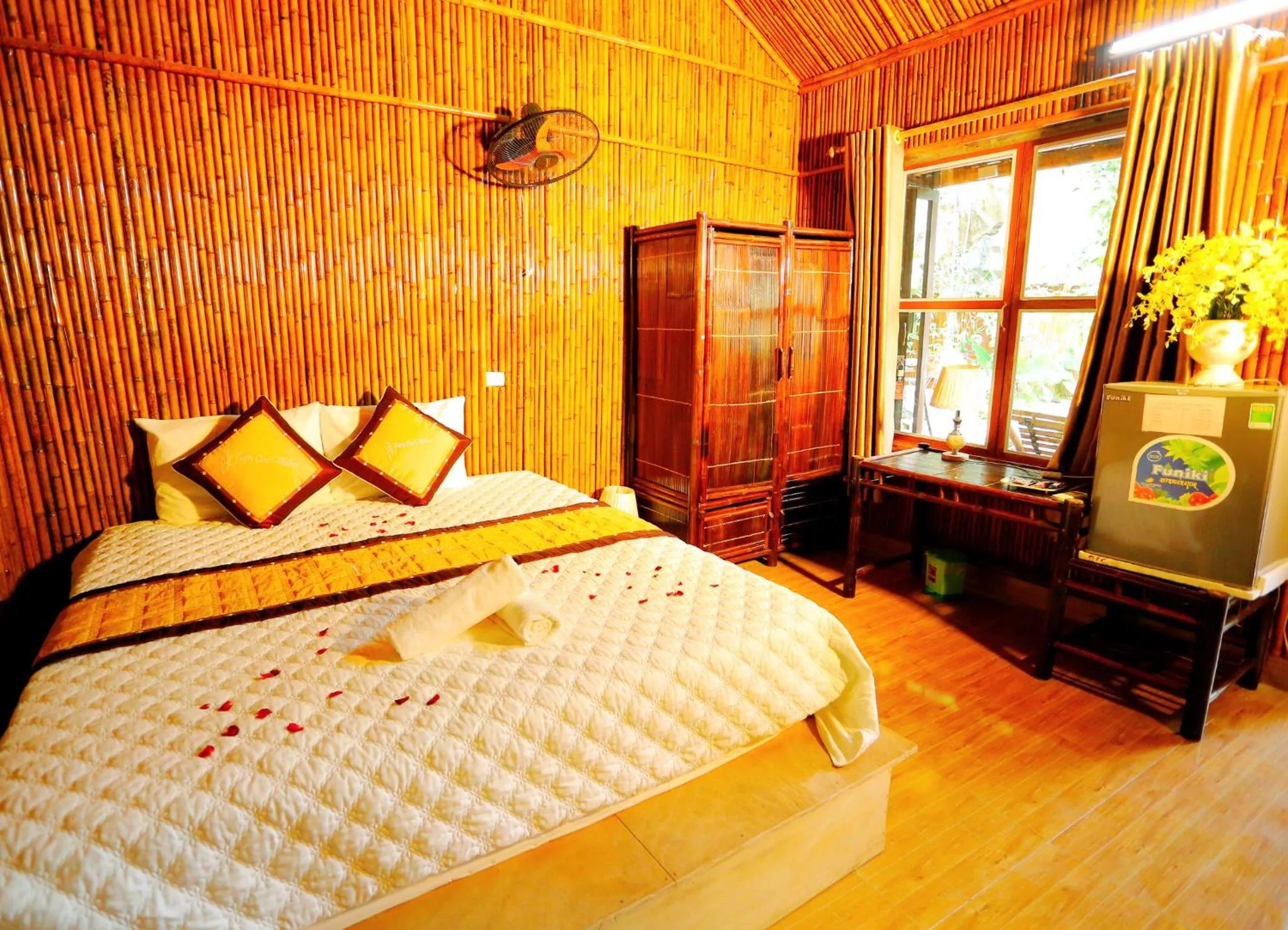 Bed in Tam Coc Valley Bung