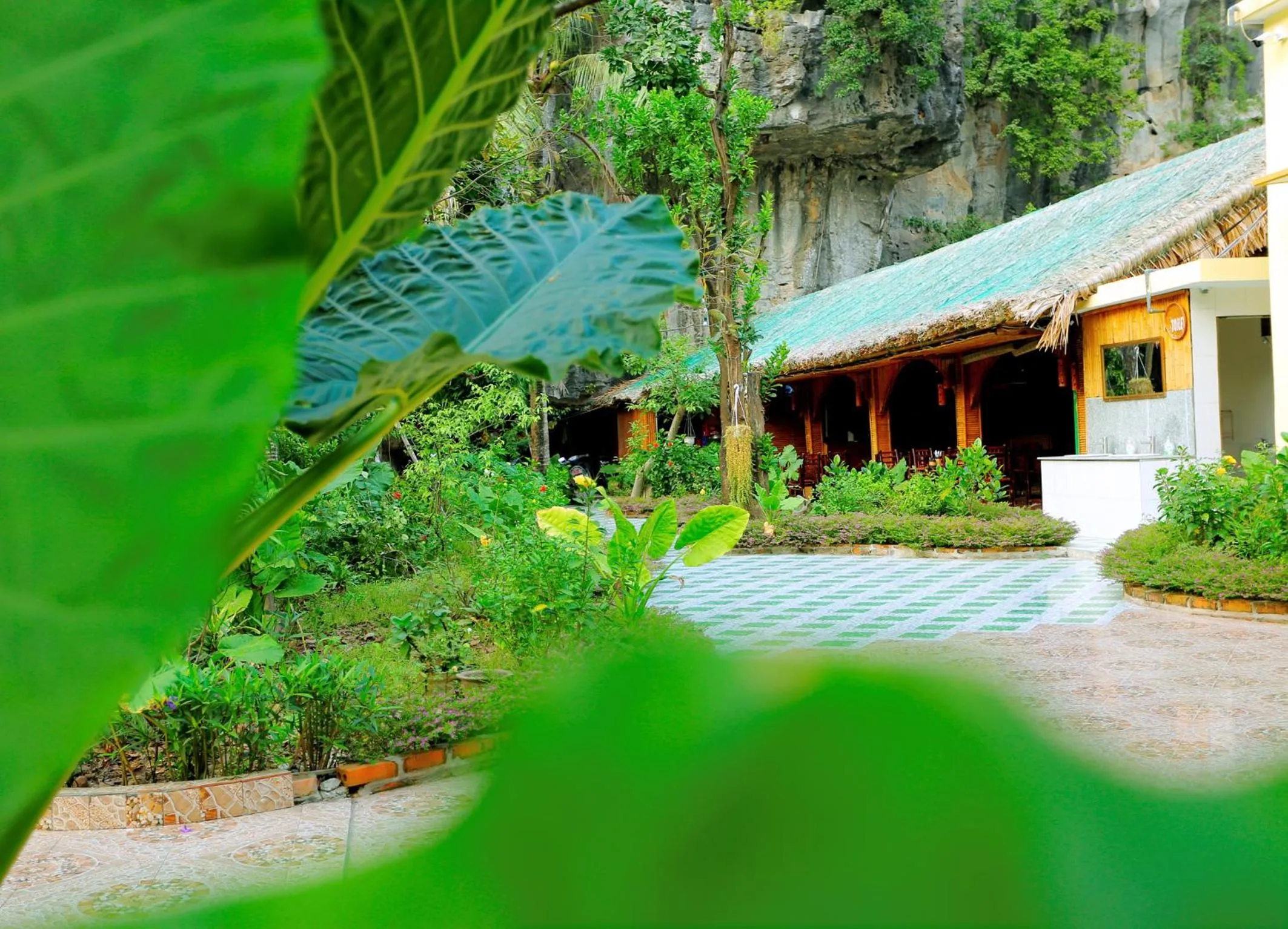 Facade/entrance in Tam Coc Valley Bung