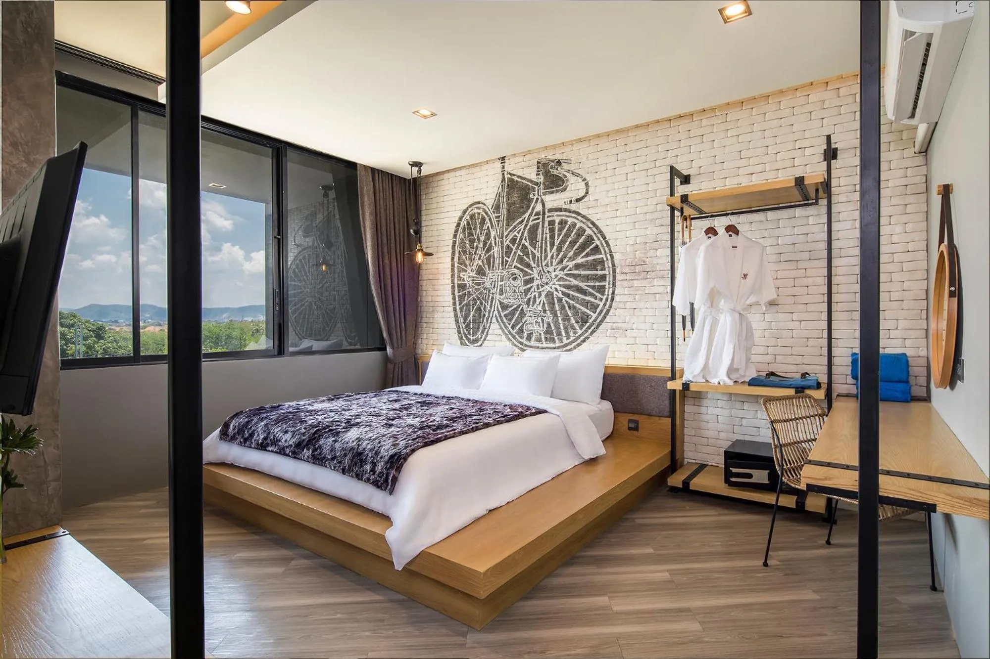 Bedroom, Bed in Wheeler Bed &Bike