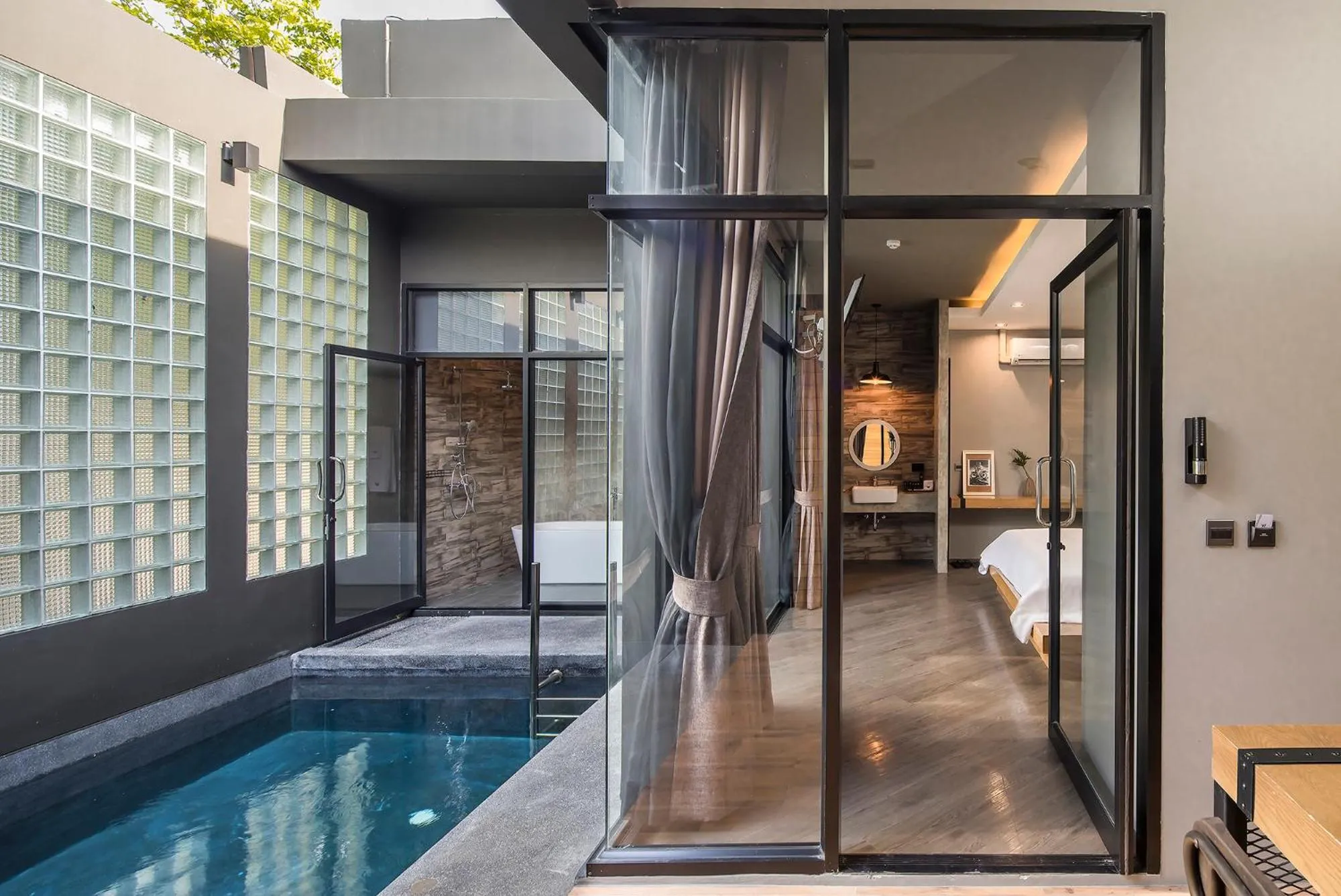 Pool view in Wheeler Bed &Bike