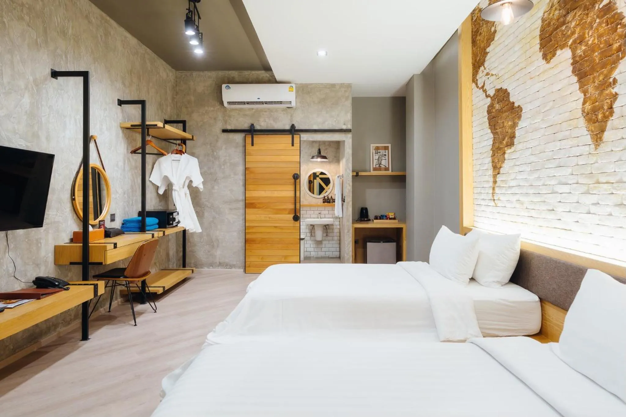 Bedroom, Bed in Wheeler Bed &Bike