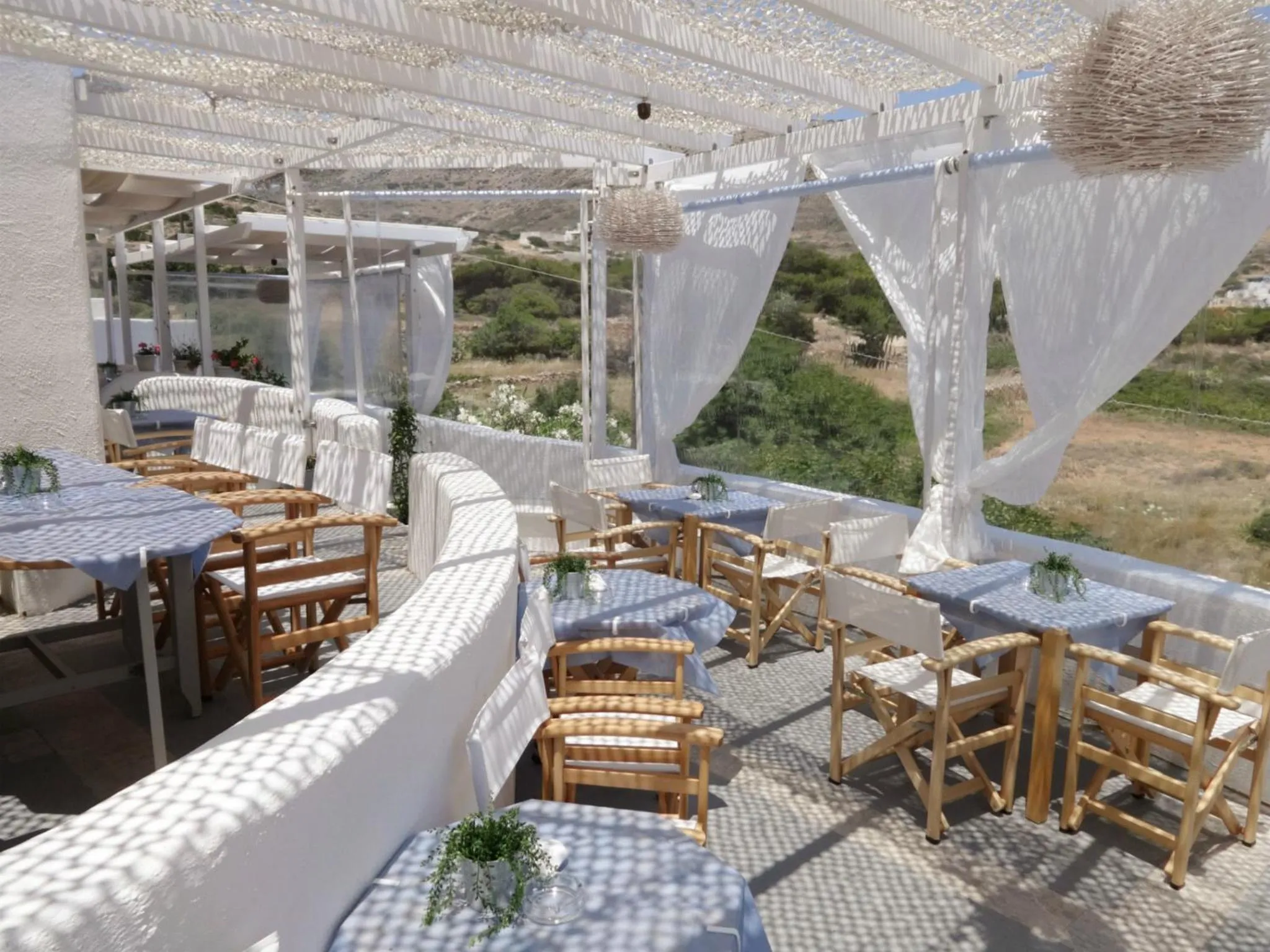 Restaurant/places to eat in Porto Sikinos Hotel