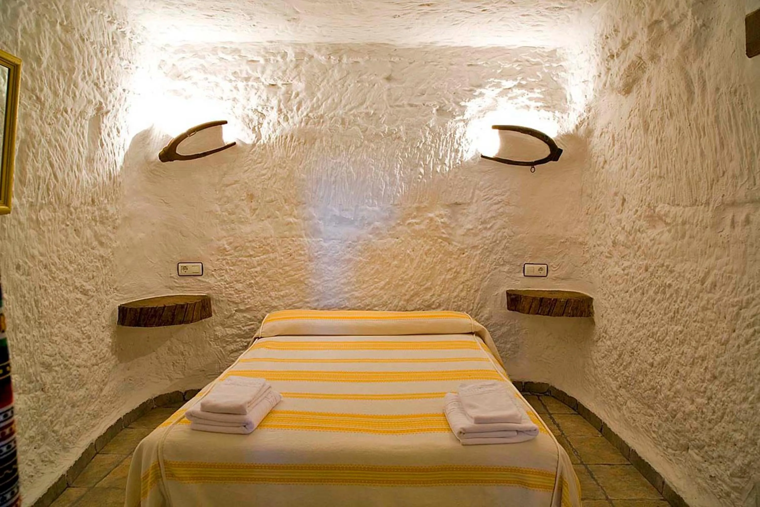 Bed in Cuevas La Atalaya