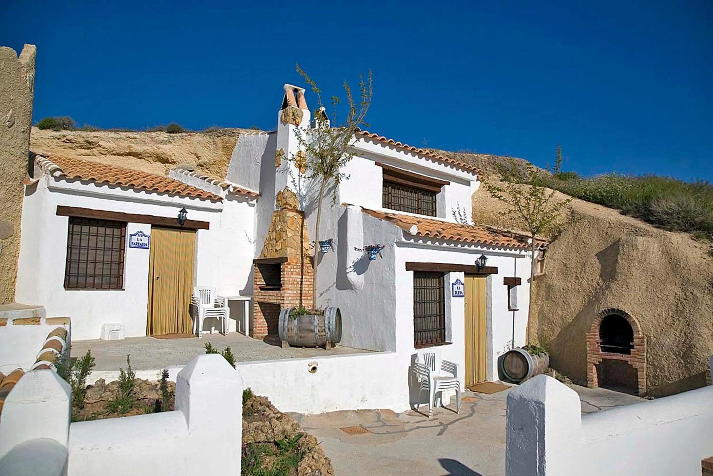 Facade/entrance in Cuevas La Atalaya