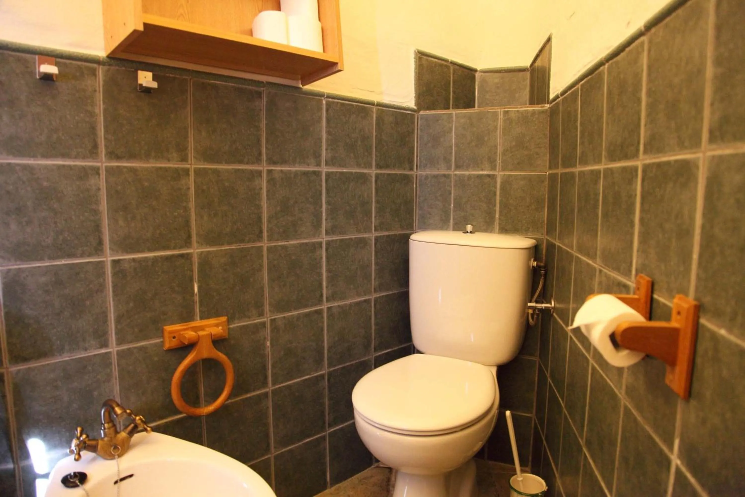 Shower in Cuevas La Atalaya