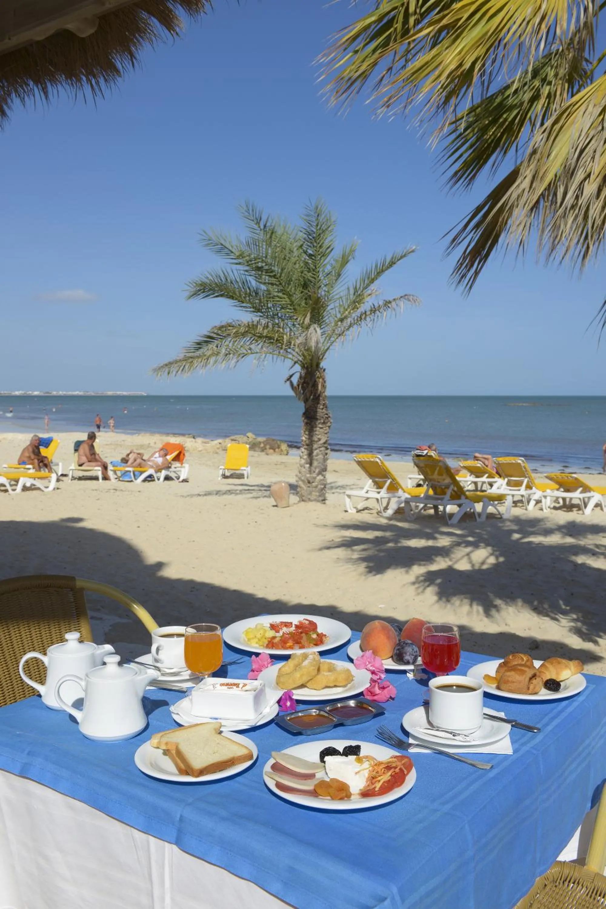 Beach in Monarque Dar Jerba Narjess- Family Only