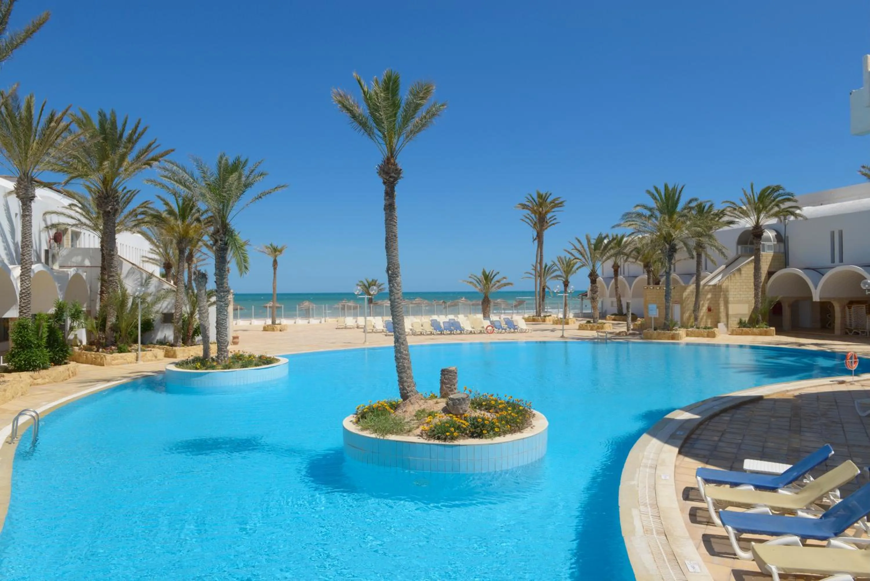Swimming pool in Monarque Dar Jerba Narjess- Family Only
