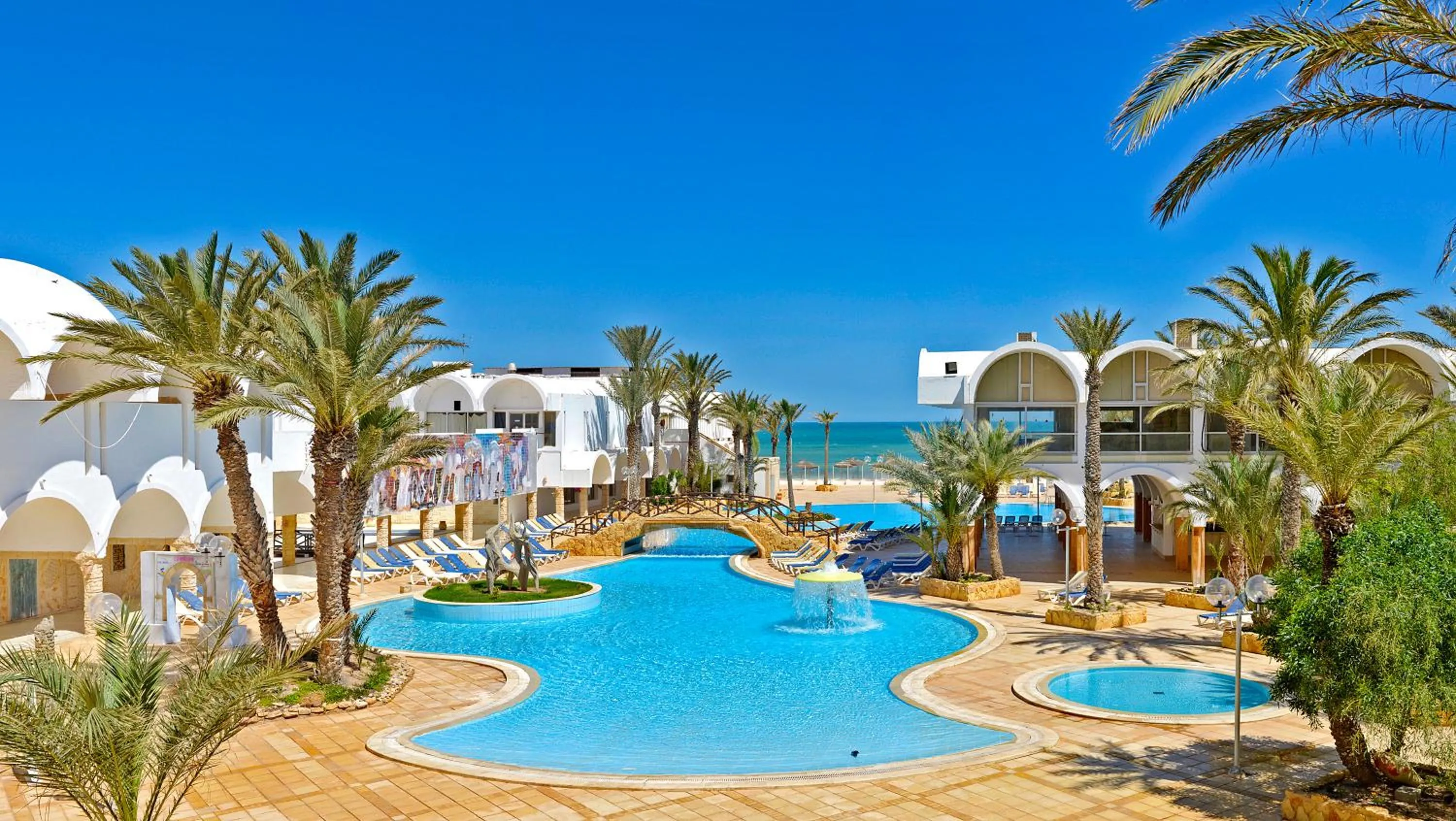 Swimming pool in Monarque Dar Jerba Narjess- Family Only