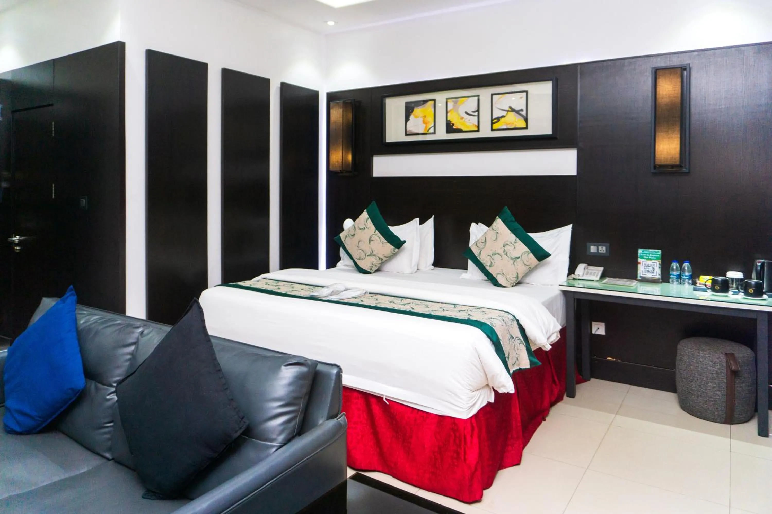 Bed in GreenPoint Hotel