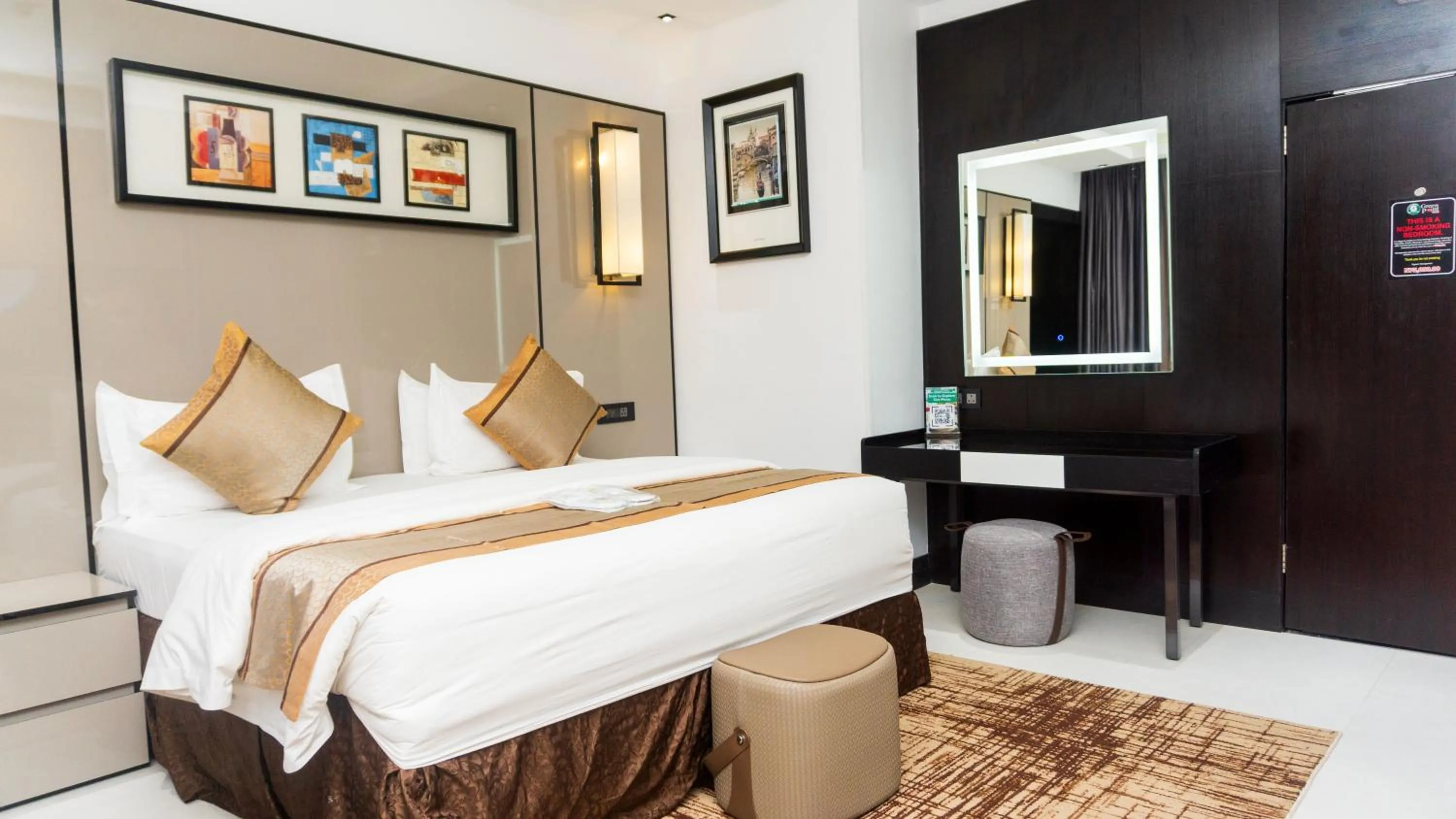 Bed in GreenPoint Hotel