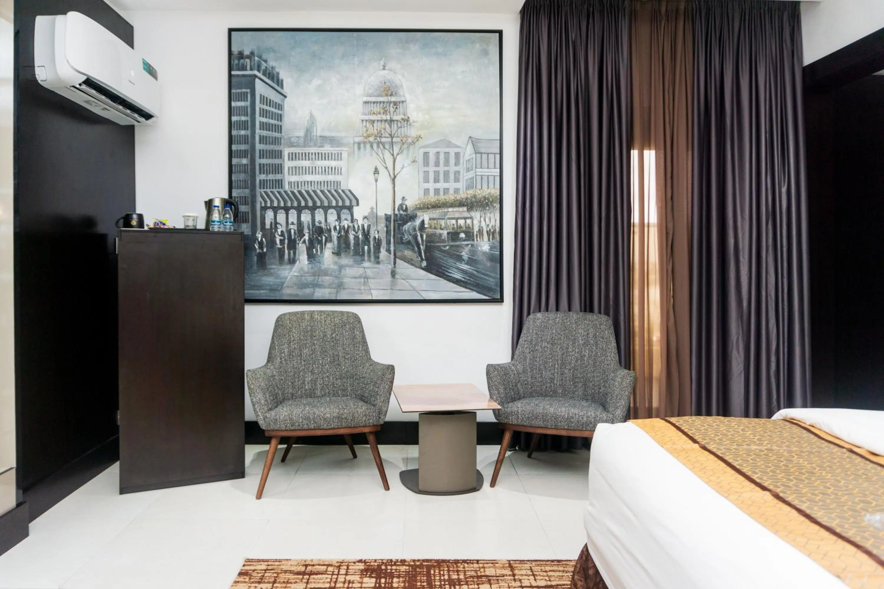 Seating area in GreenPoint Hotel