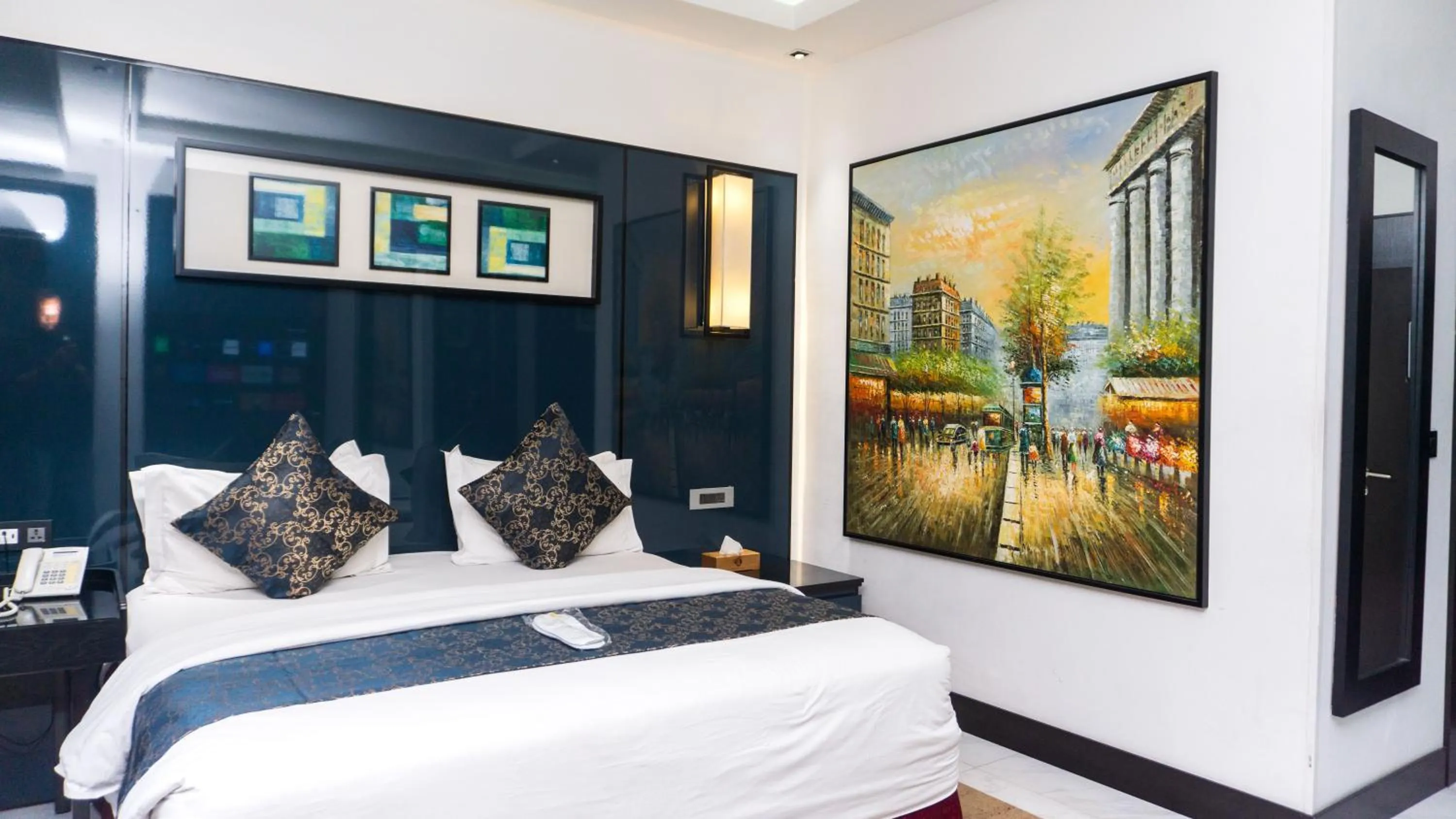 Bed in GreenPoint Hotel