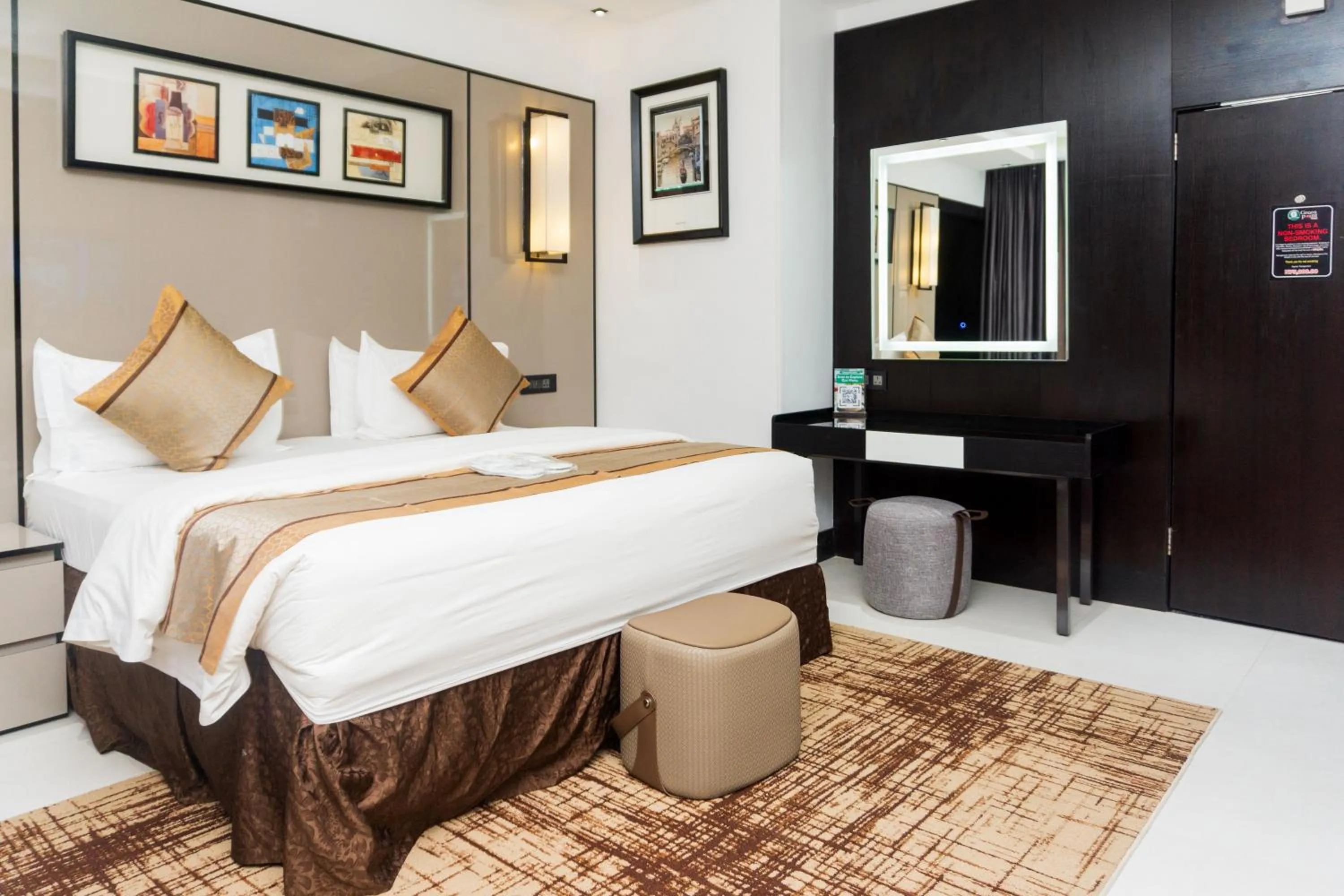 Bed in GreenPoint Hotel