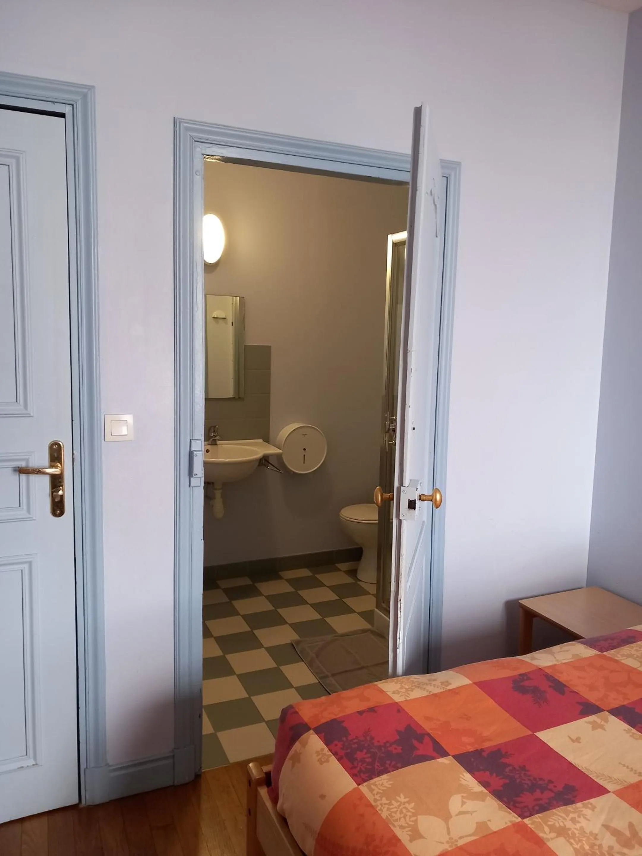 Bedroom, Bed in Château du Bourg