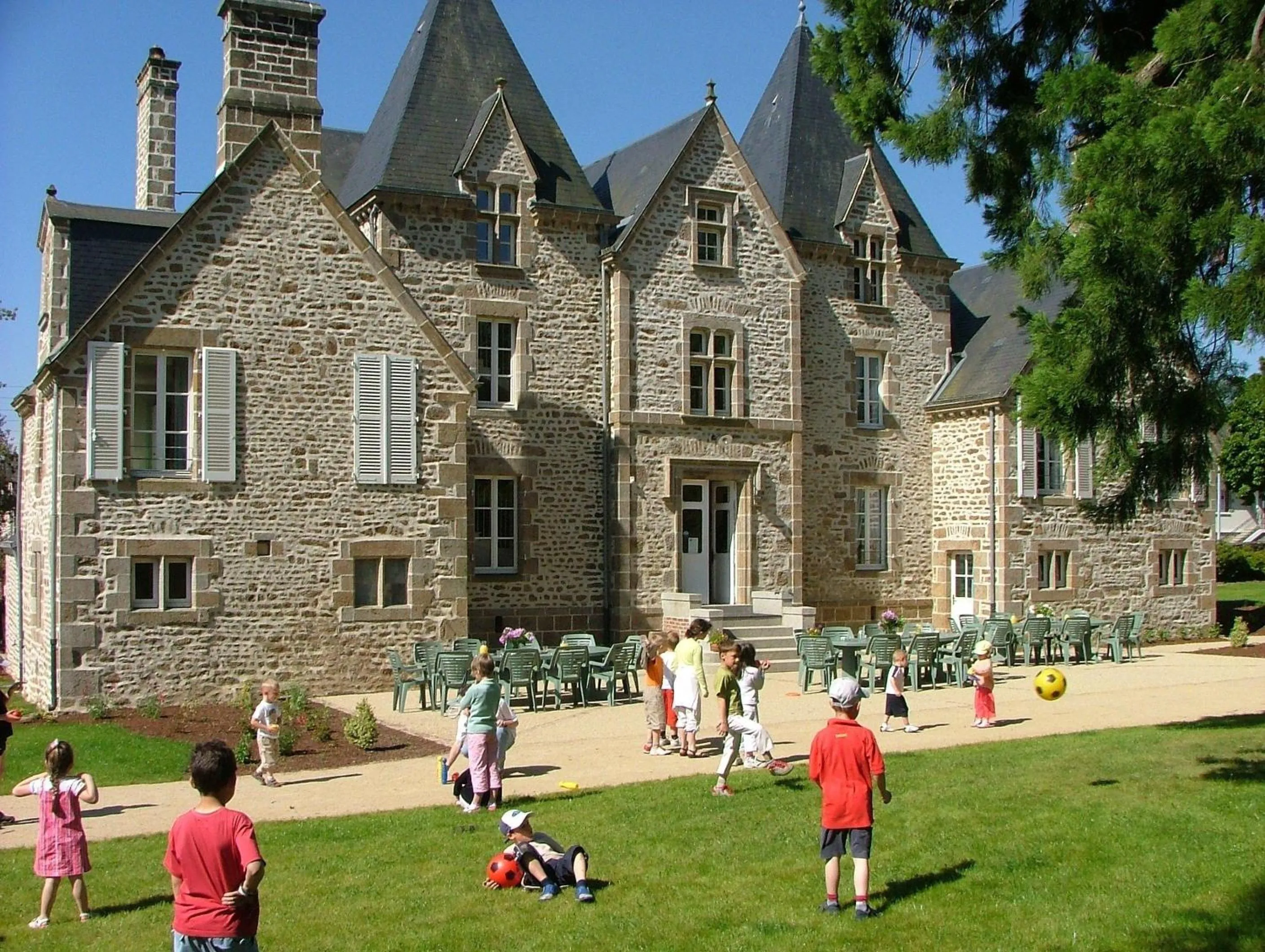 Property building in Château du Bourg