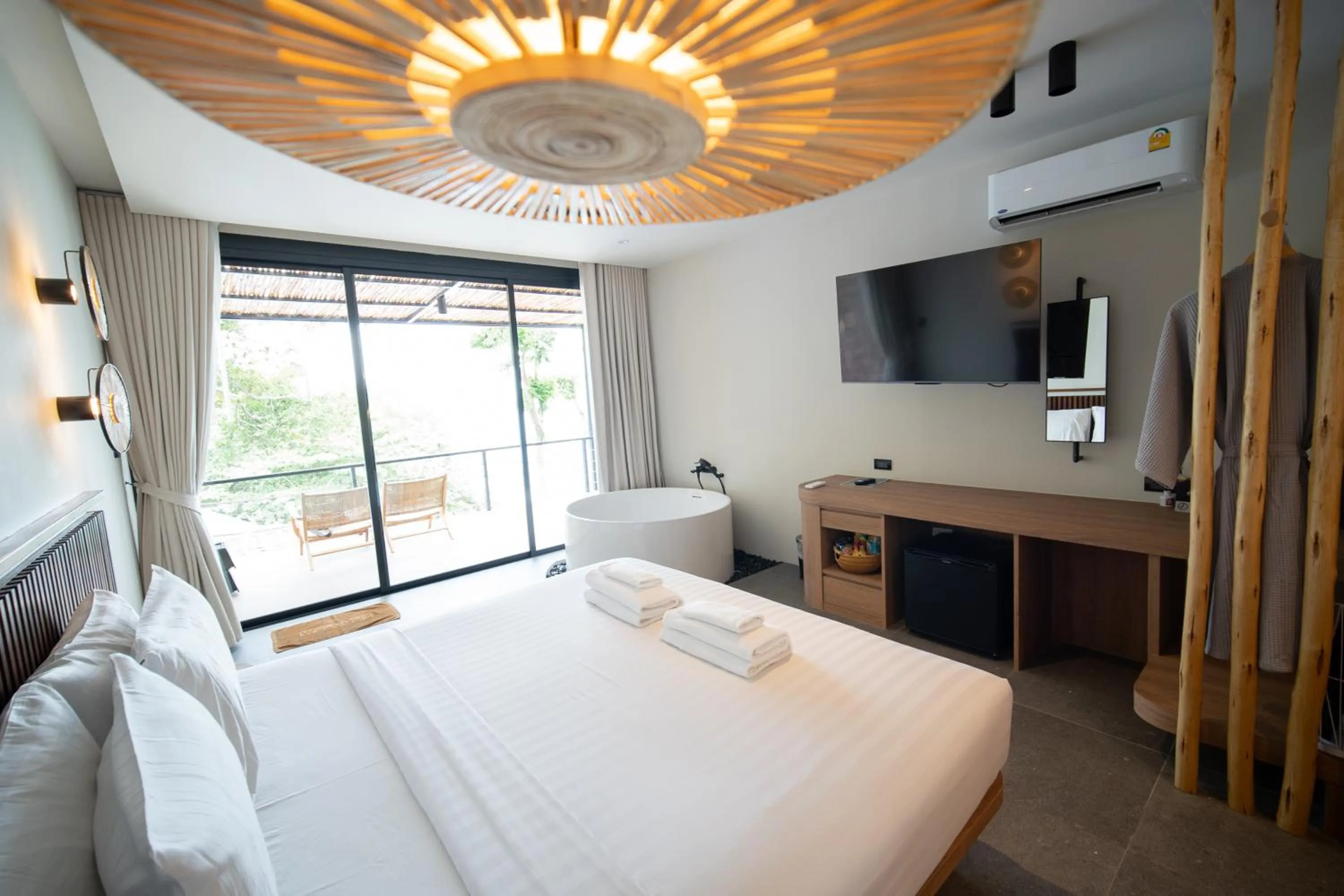 Bed in Sangthian Beach Resort