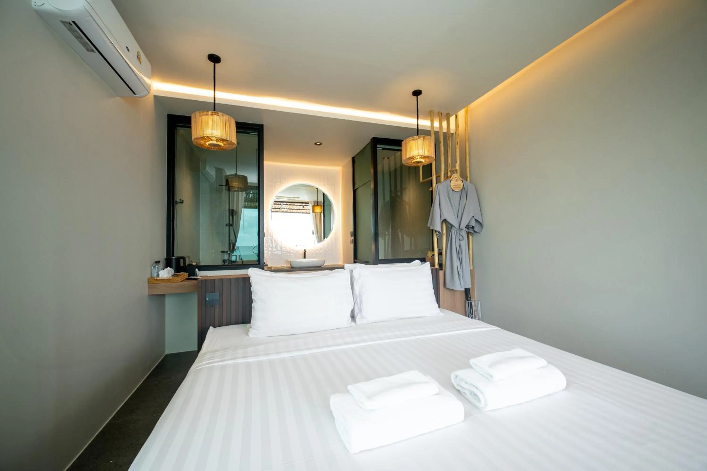 Bed in Sangthian Beach Resort