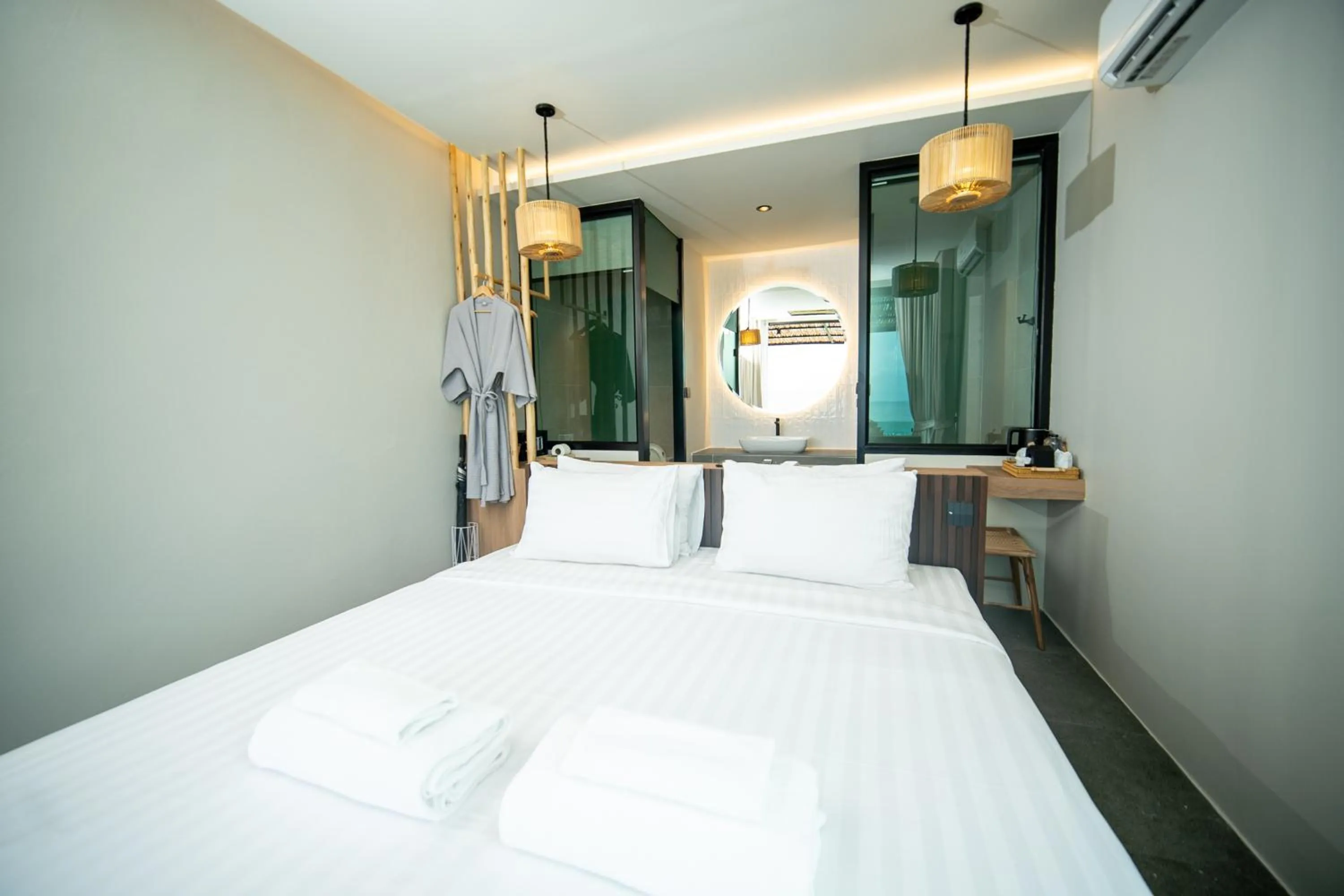 Bed in Sangthian Beach Resort