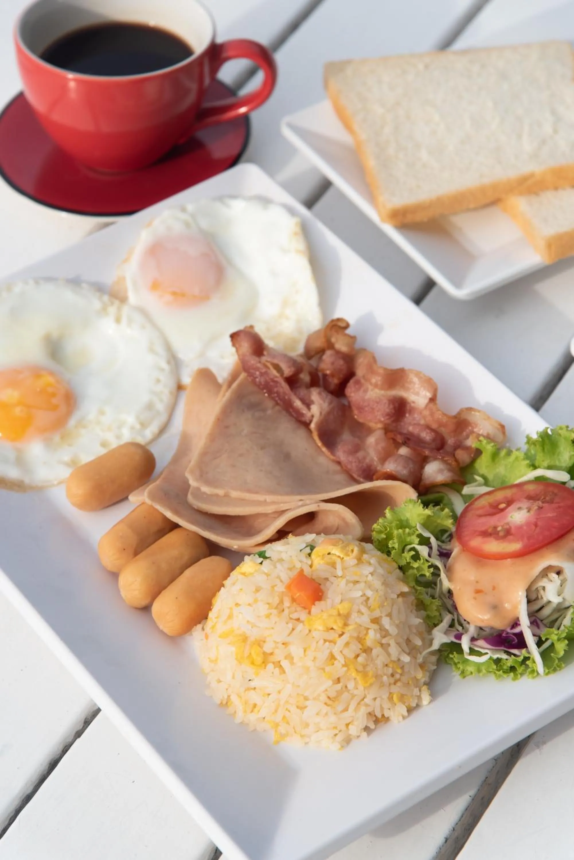 Food and drinks in Sangthian Beach Resort