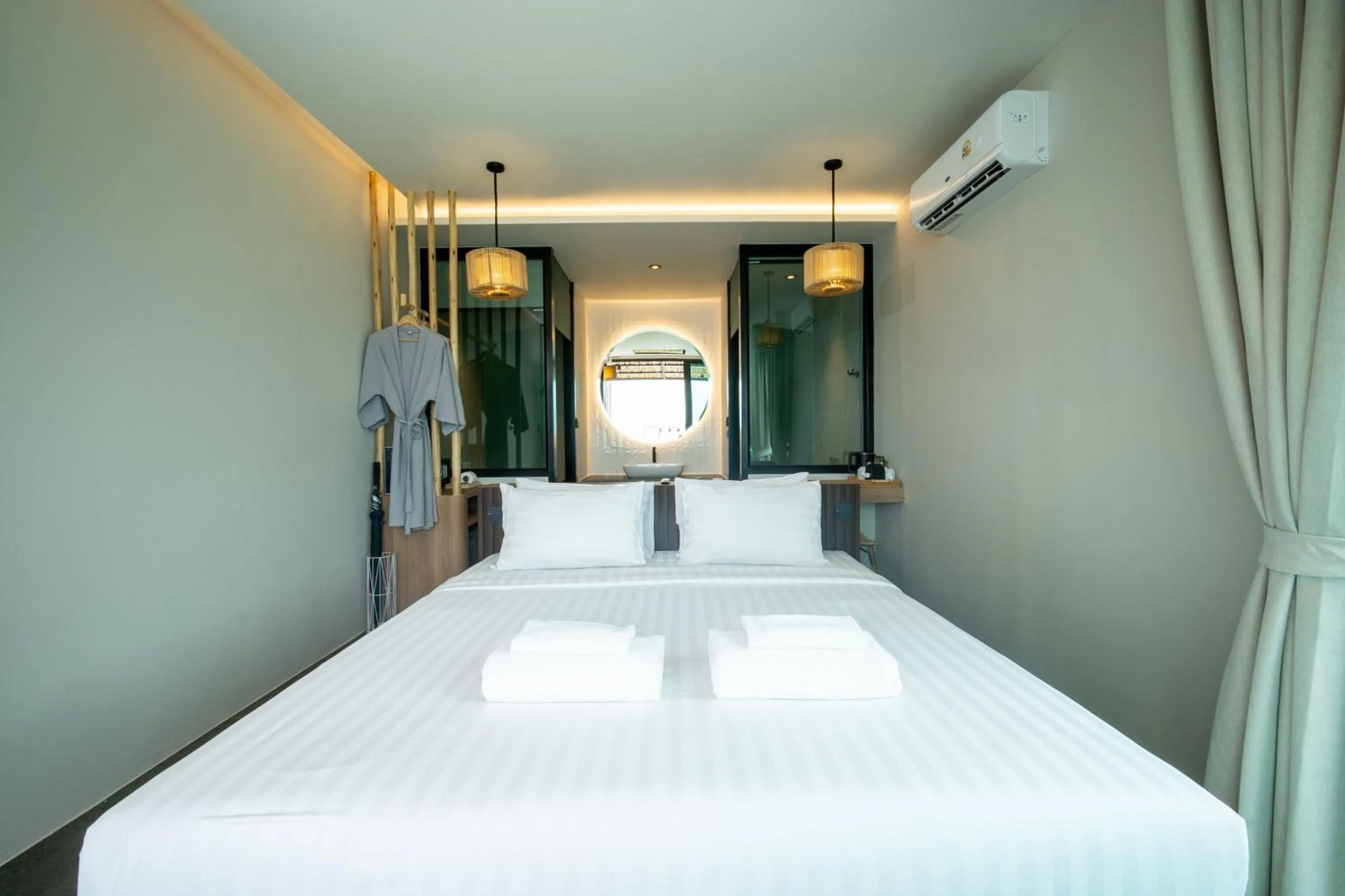 Bed in Sangthian Beach Resort