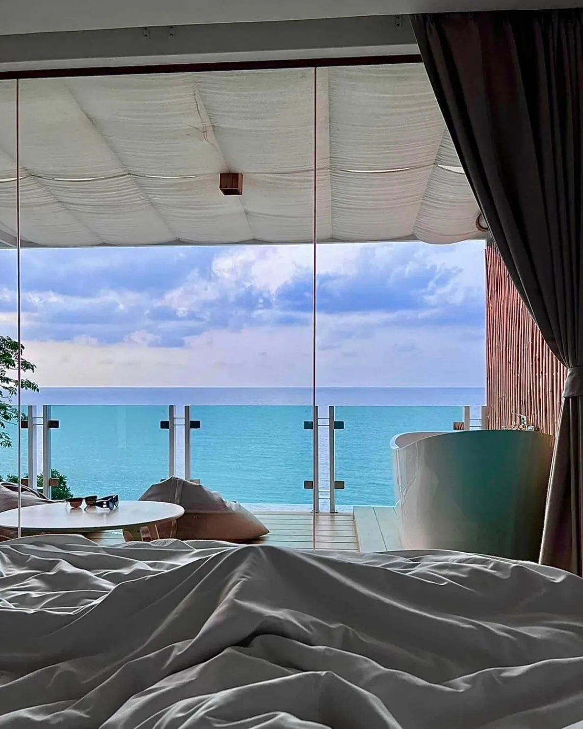 Bed in Sangthian Beach Resort