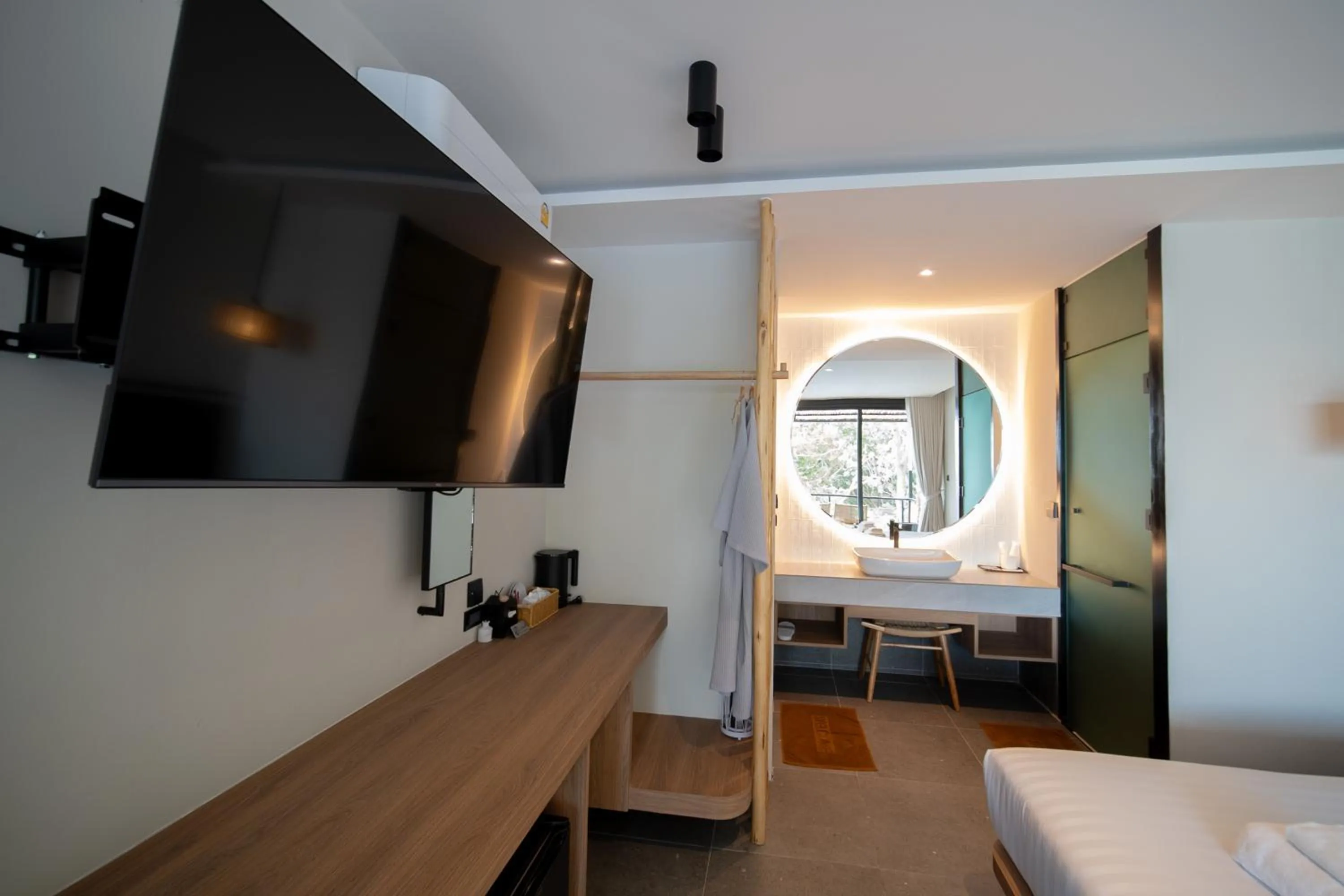 Bed in Sangthian Beach Resort