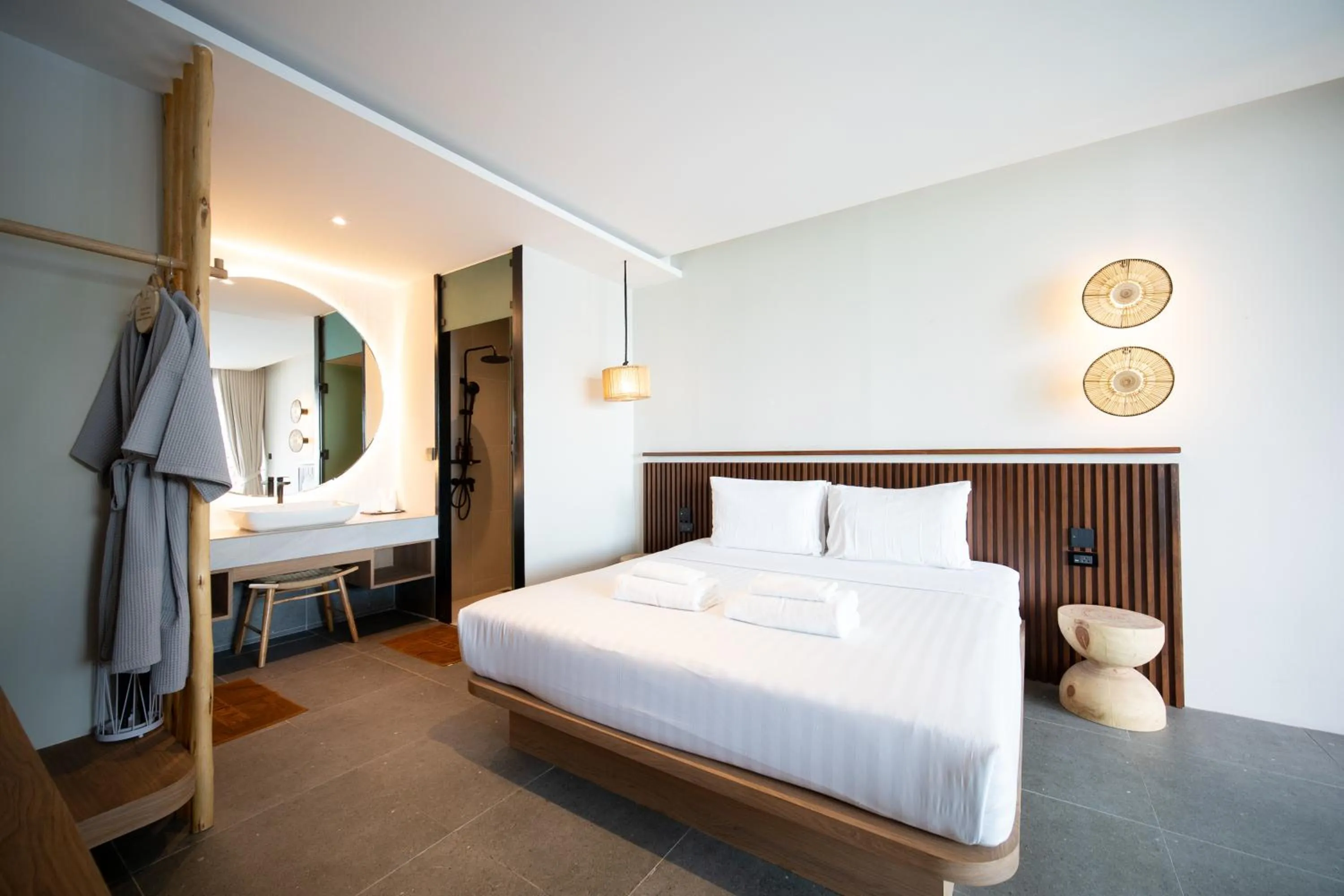 Bed in Sangthian Beach Resort