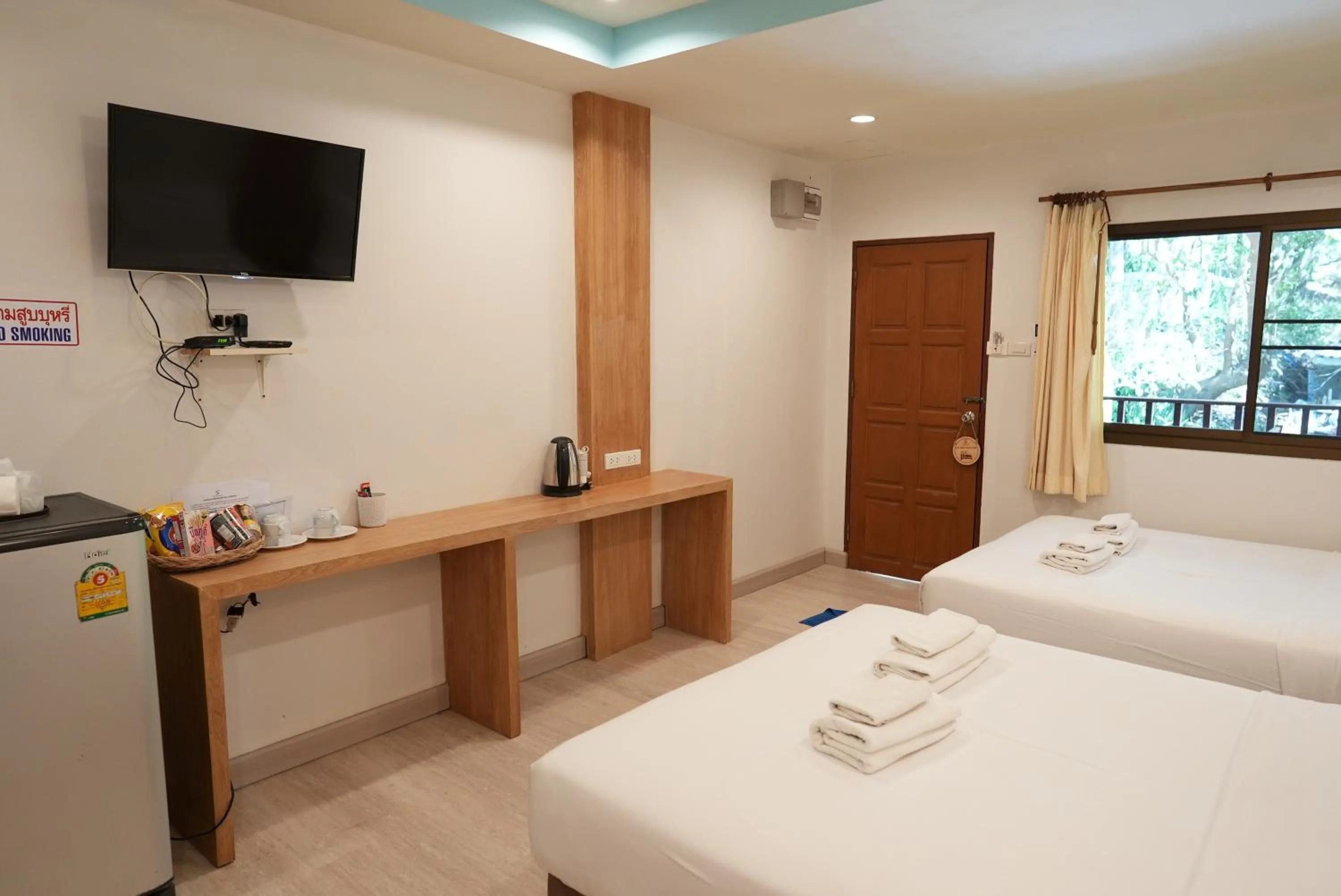 Bed in Sangthian Beach Resort