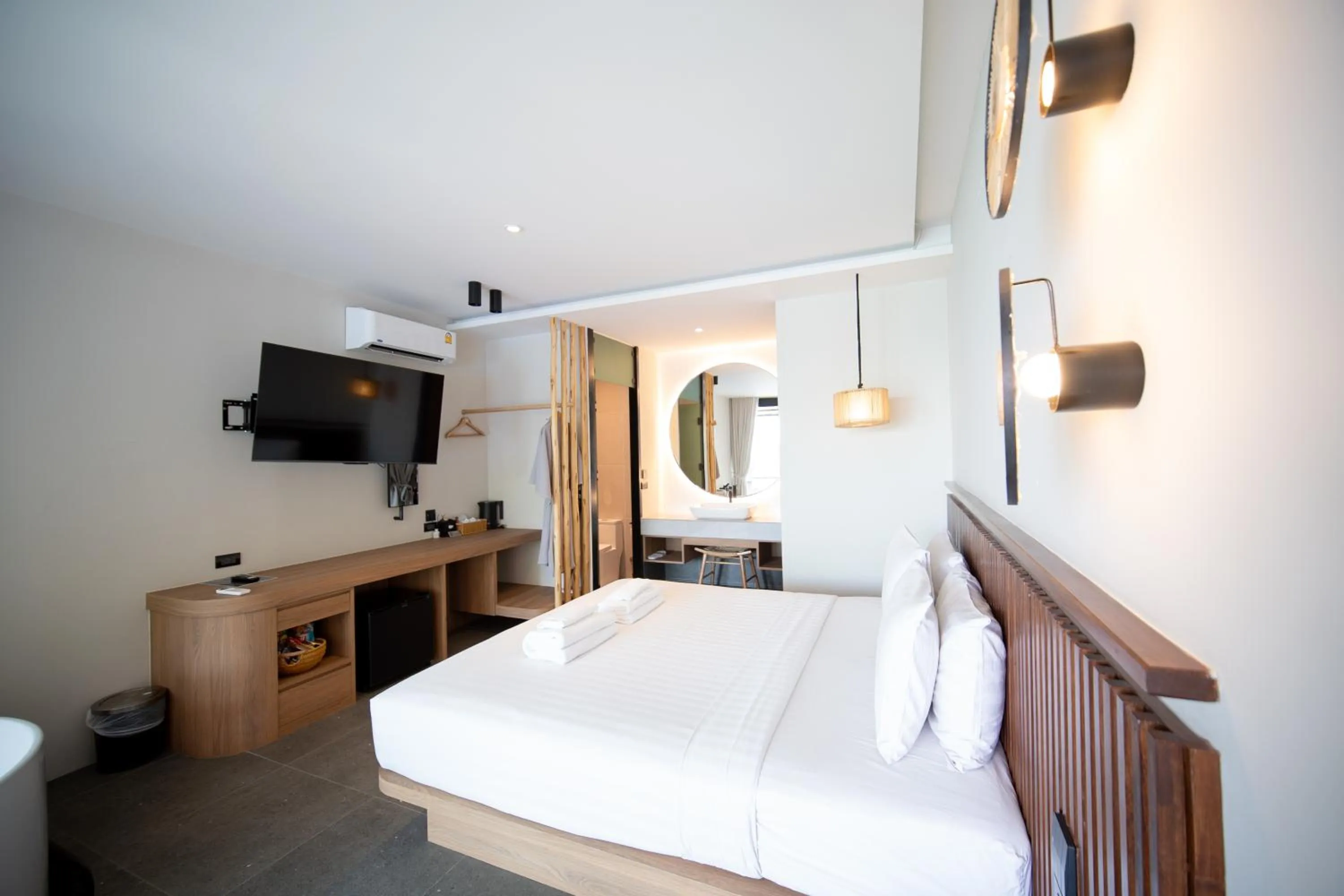 Bed in Sangthian Beach Resort