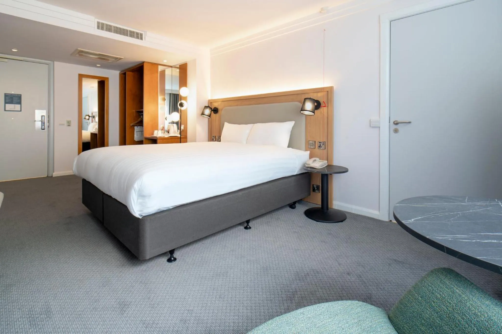 Photo of the whole room, Bed in Holiday Inn Bristol Filton by IHG