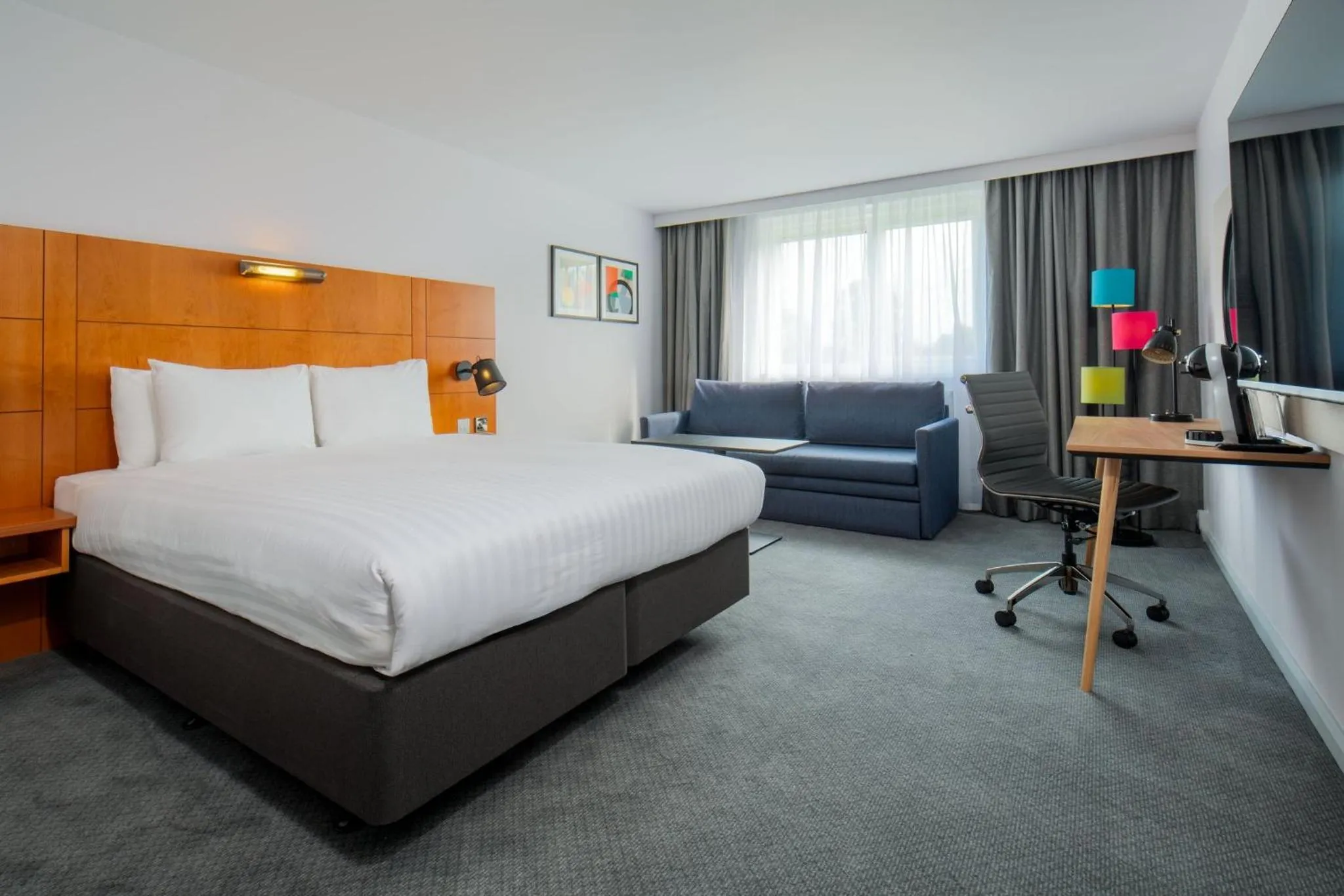 Photo of the whole room, Bed in Holiday Inn Bristol Filton by IHG