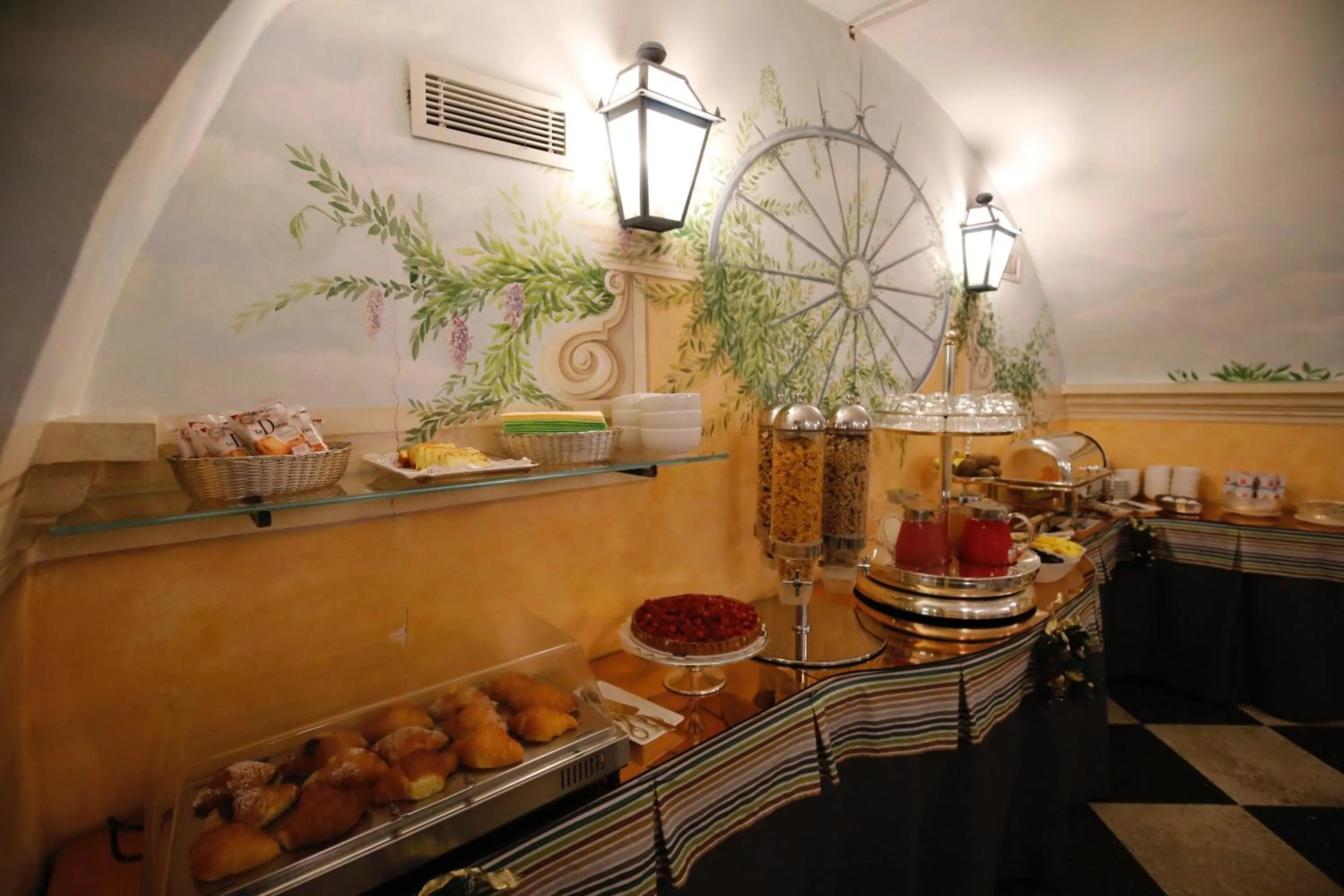 Restaurant/places to eat in Hotel S. Anna