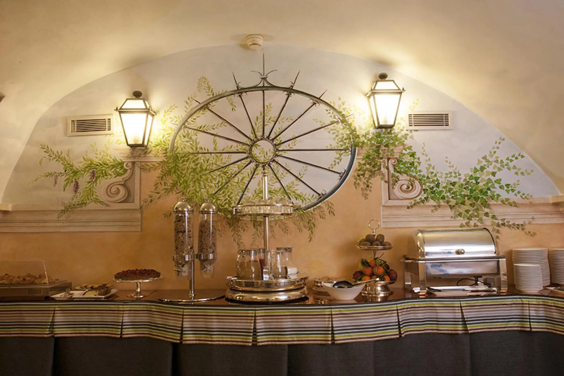 Restaurant/places to eat in Hotel S. Anna