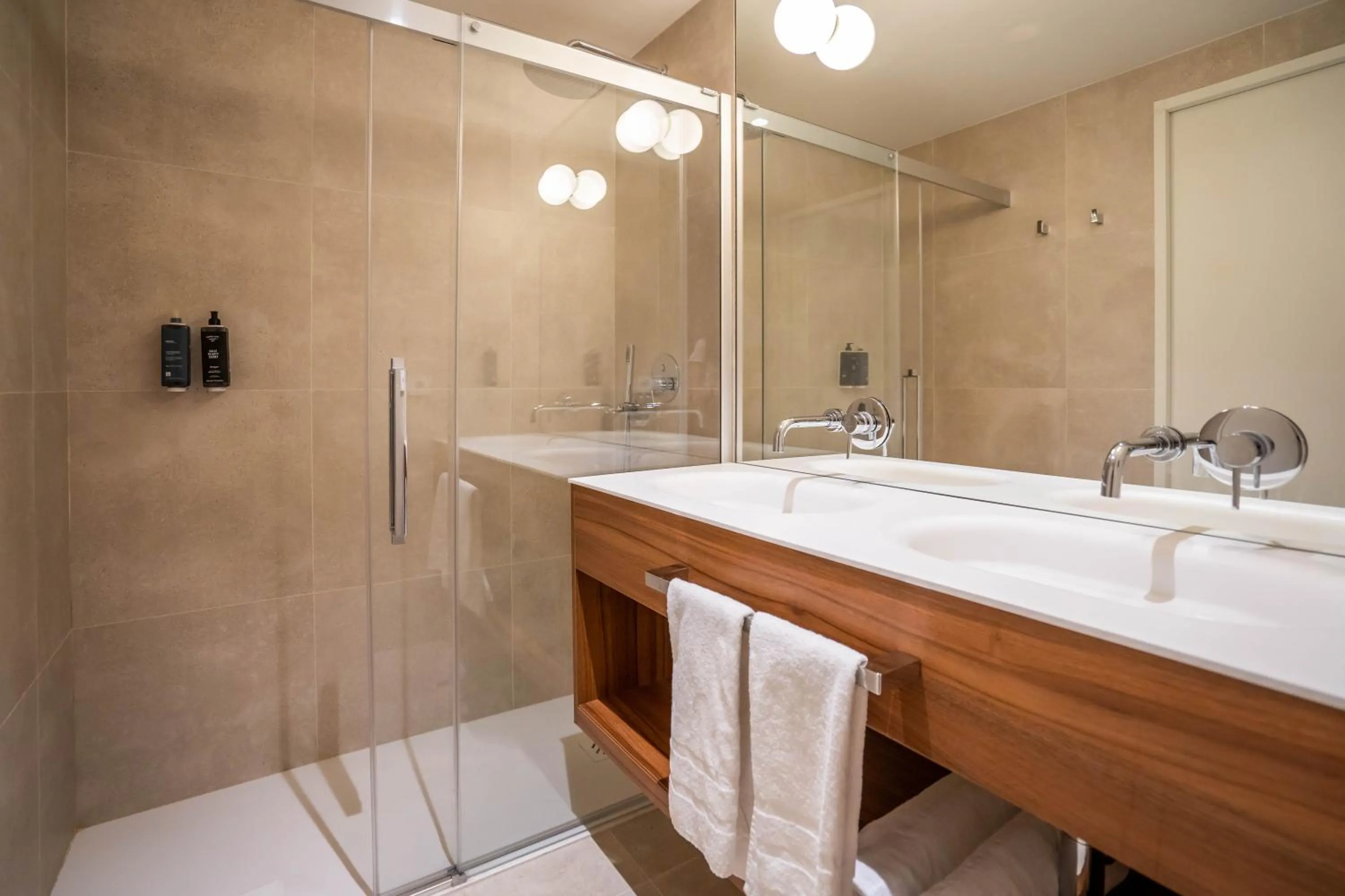 Bathroom in Teide Rooms