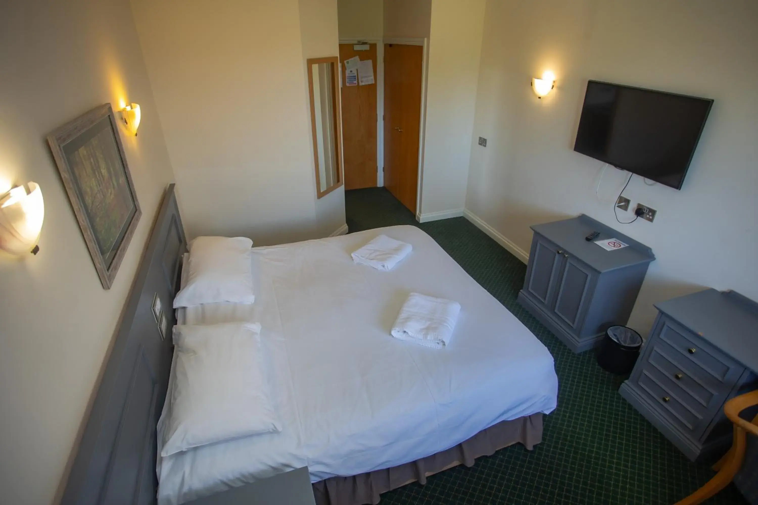 Double or Twin Room in Bells Hotel Double or Twin Room in Bells Hotel