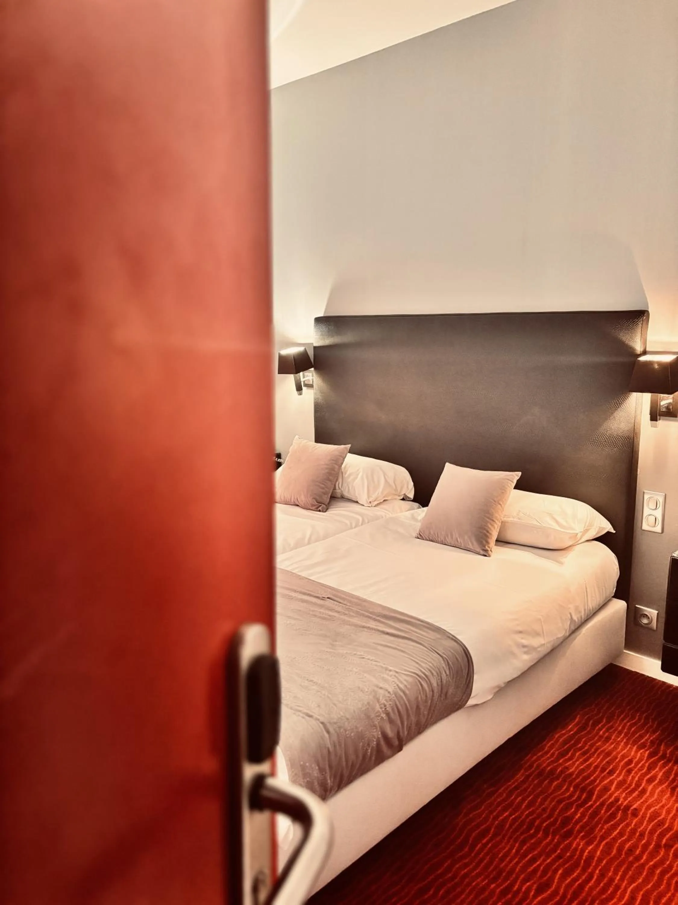 Bedroom, Bed in Logis Hôtel Saint Martin