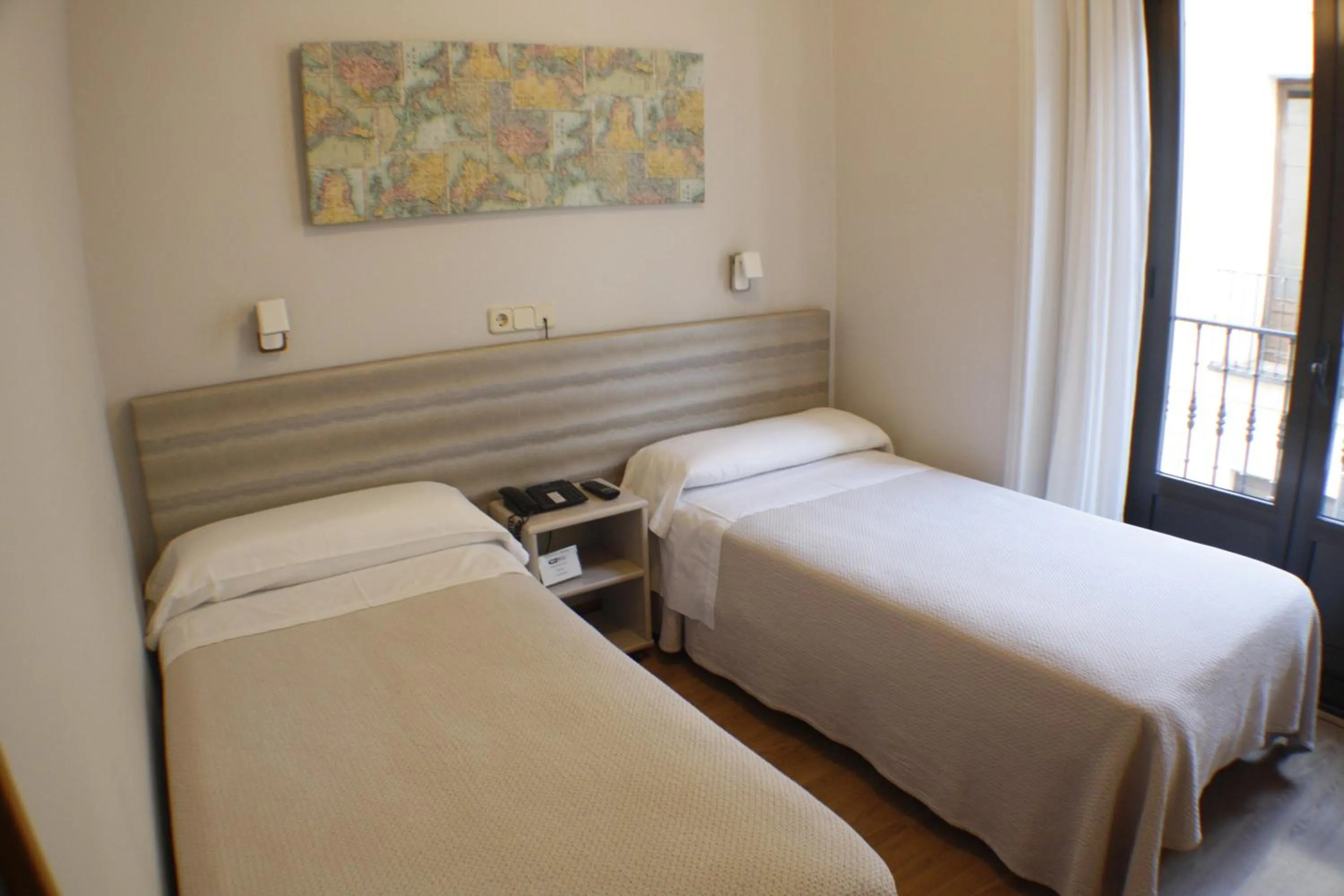 Bedroom, Bed in Hostal Santa Cruz