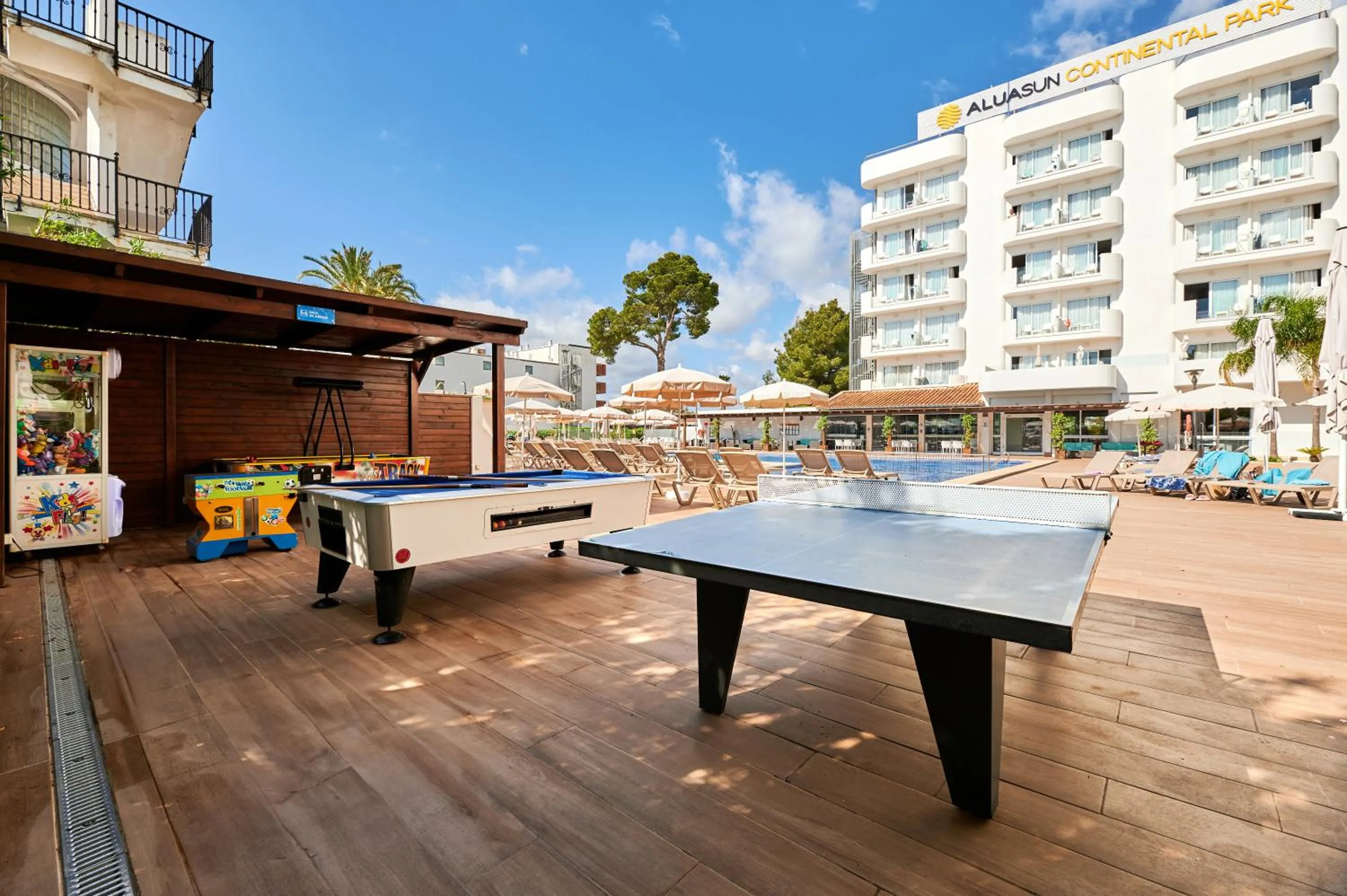 Table tennis in AluaSun Continental Park Hotel & Apartments