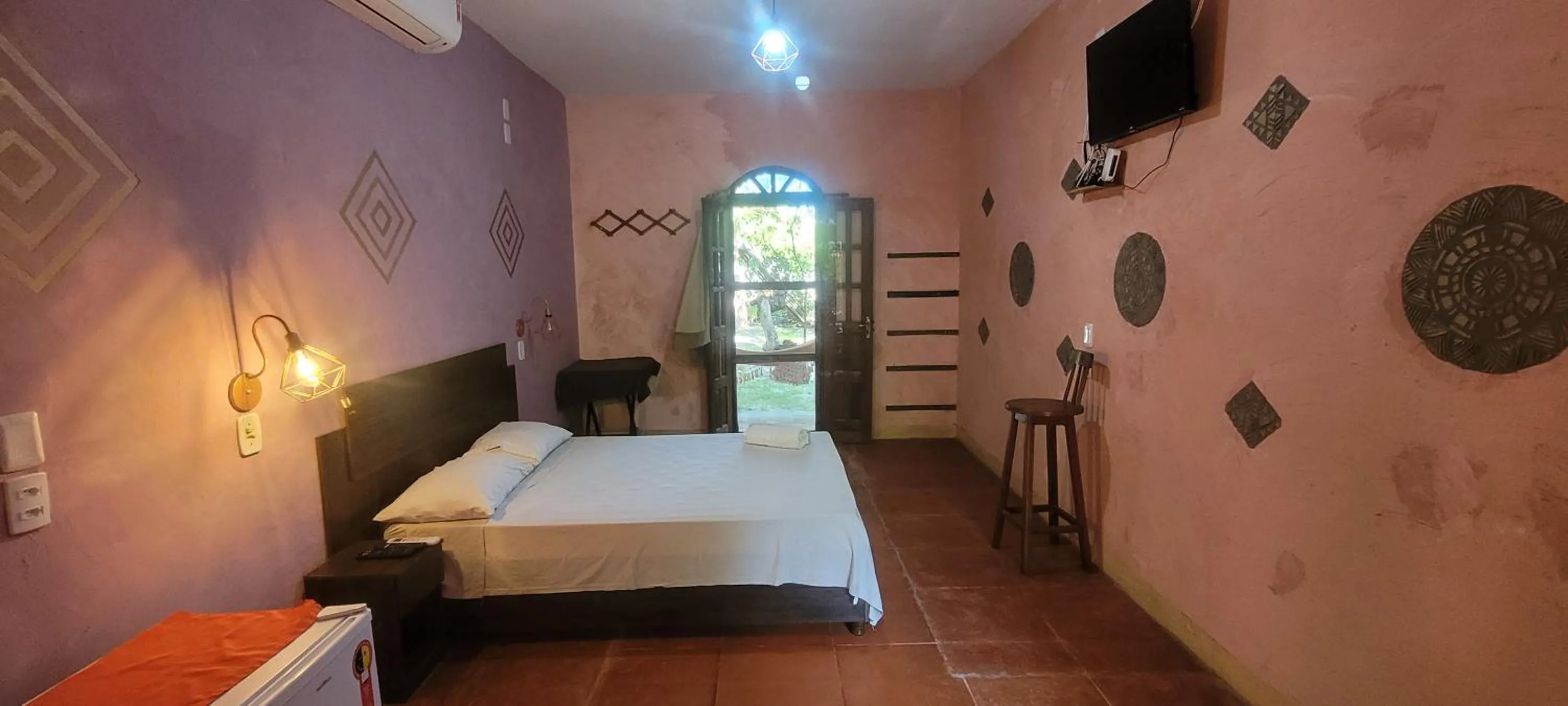Photo of the whole room, Bed in Imbassaí Pousada Hostel Lujimba