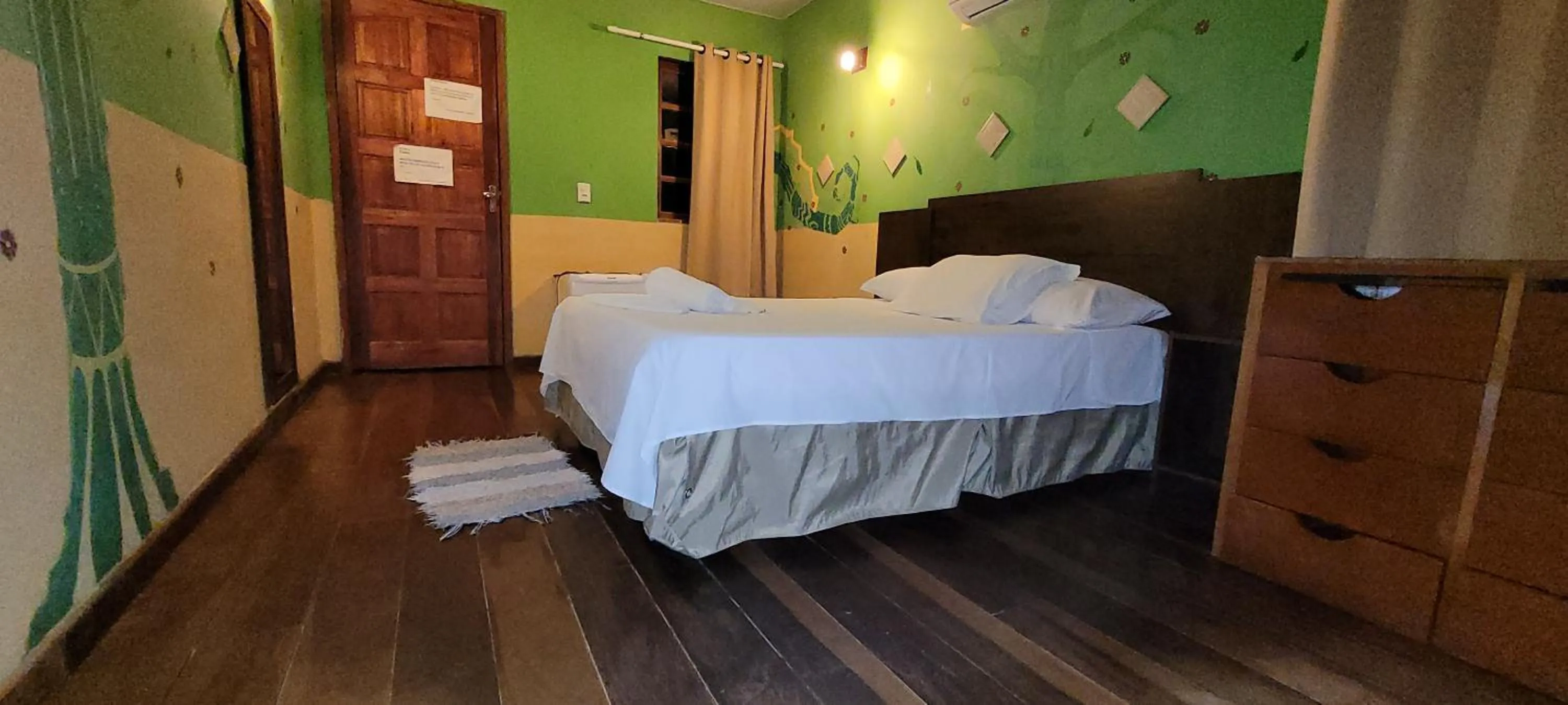Photo of the whole room, Bed in Imbassaí Pousada Hostel Lujimba