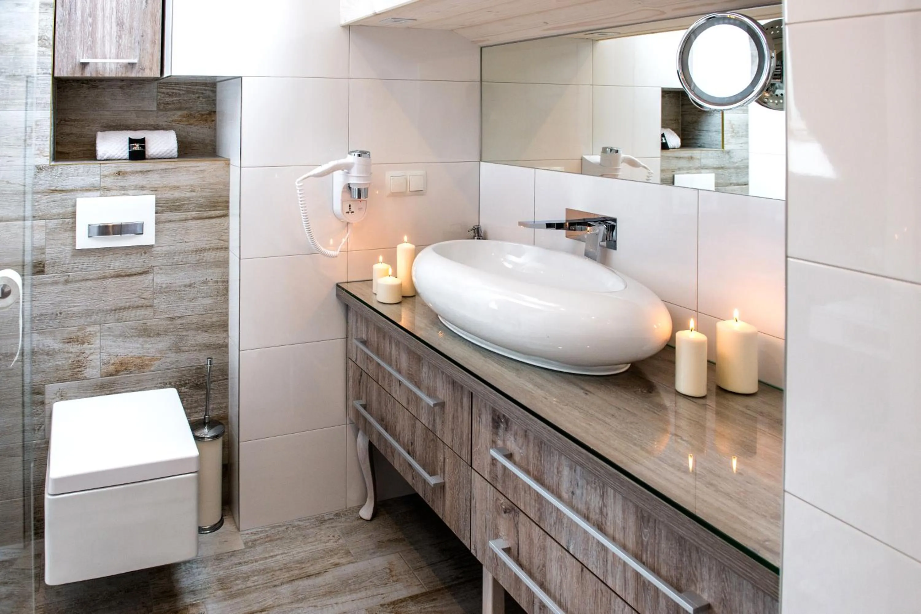 Bathroom in Silverton -sauna,jacuzzi,mini siłownia,bar sezonowy, przyjazny rodzinom