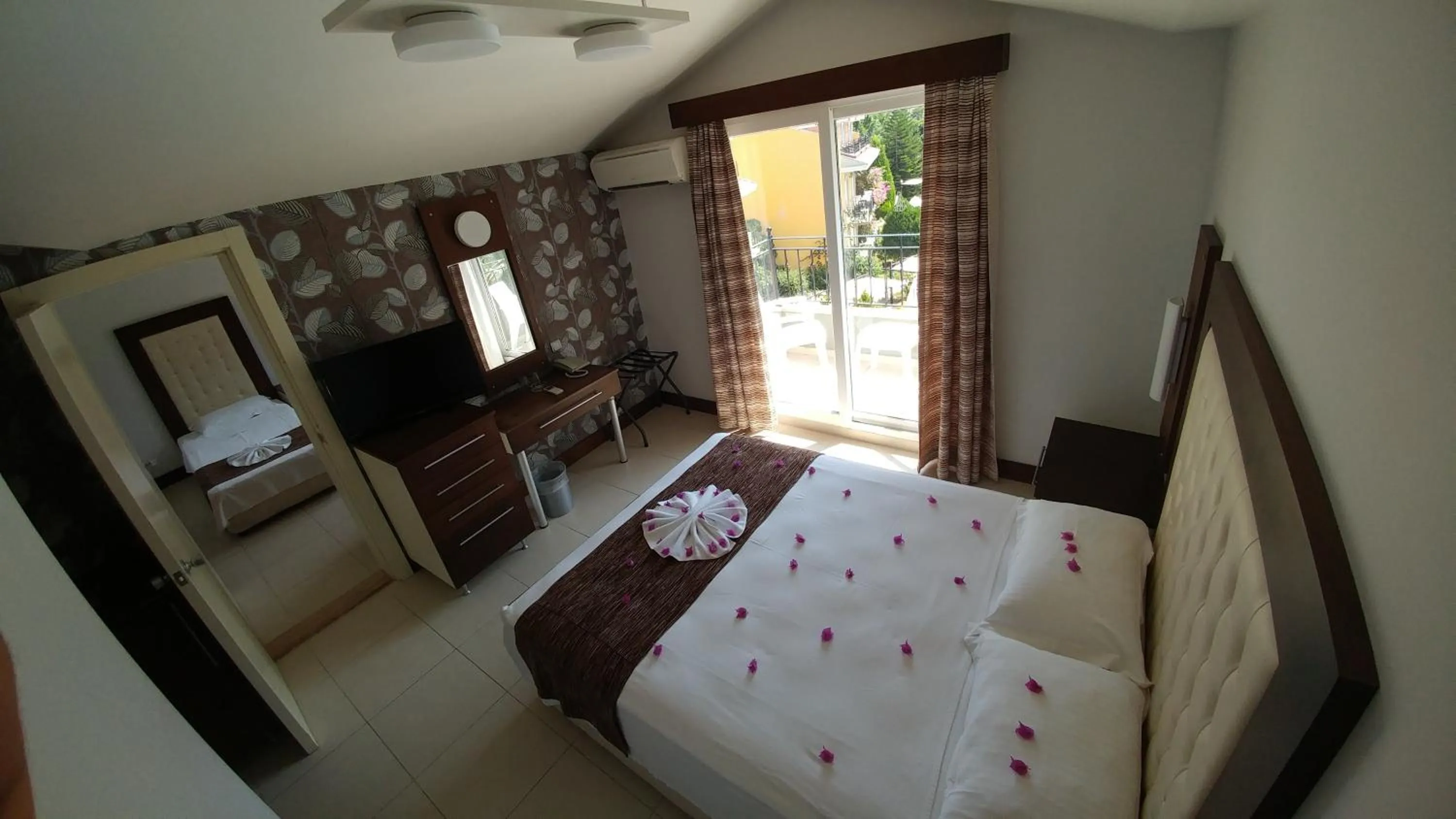 Bedroom in Club Alla Turca