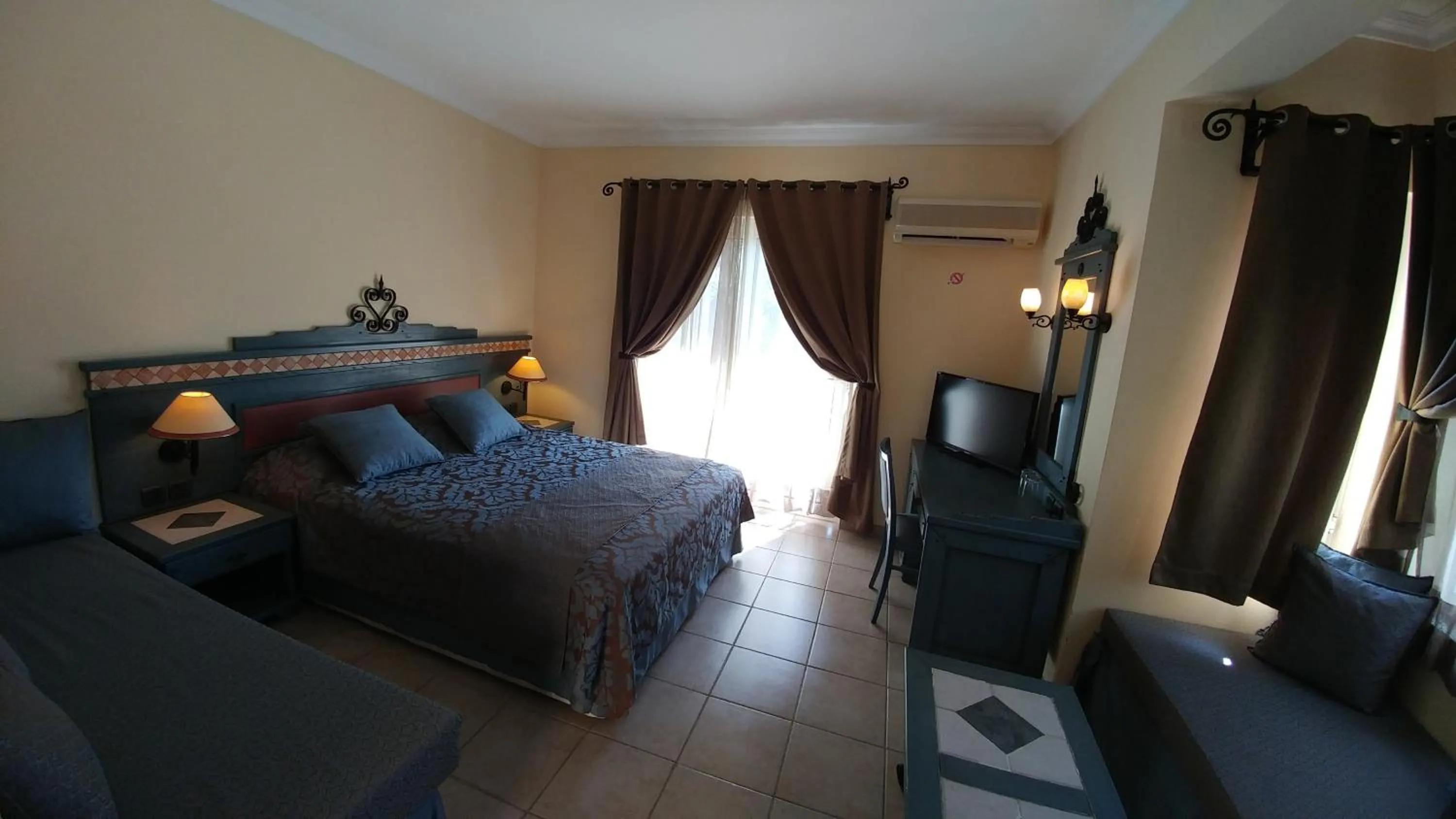 Photo of the whole room in Club Alla Turca